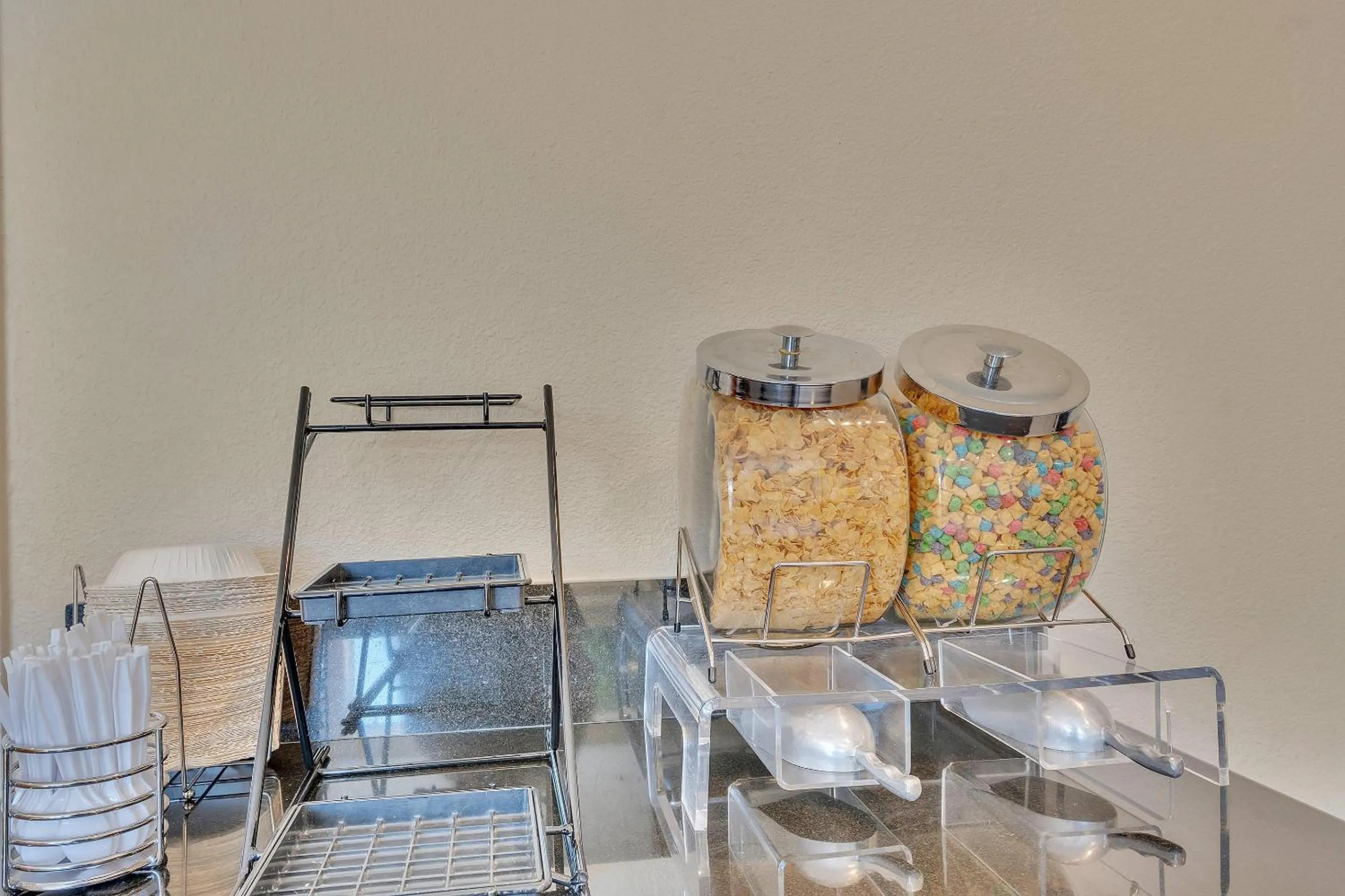 Breakfast in Quality Inn near Six Flags Discovery Kingdom-Napa Valley