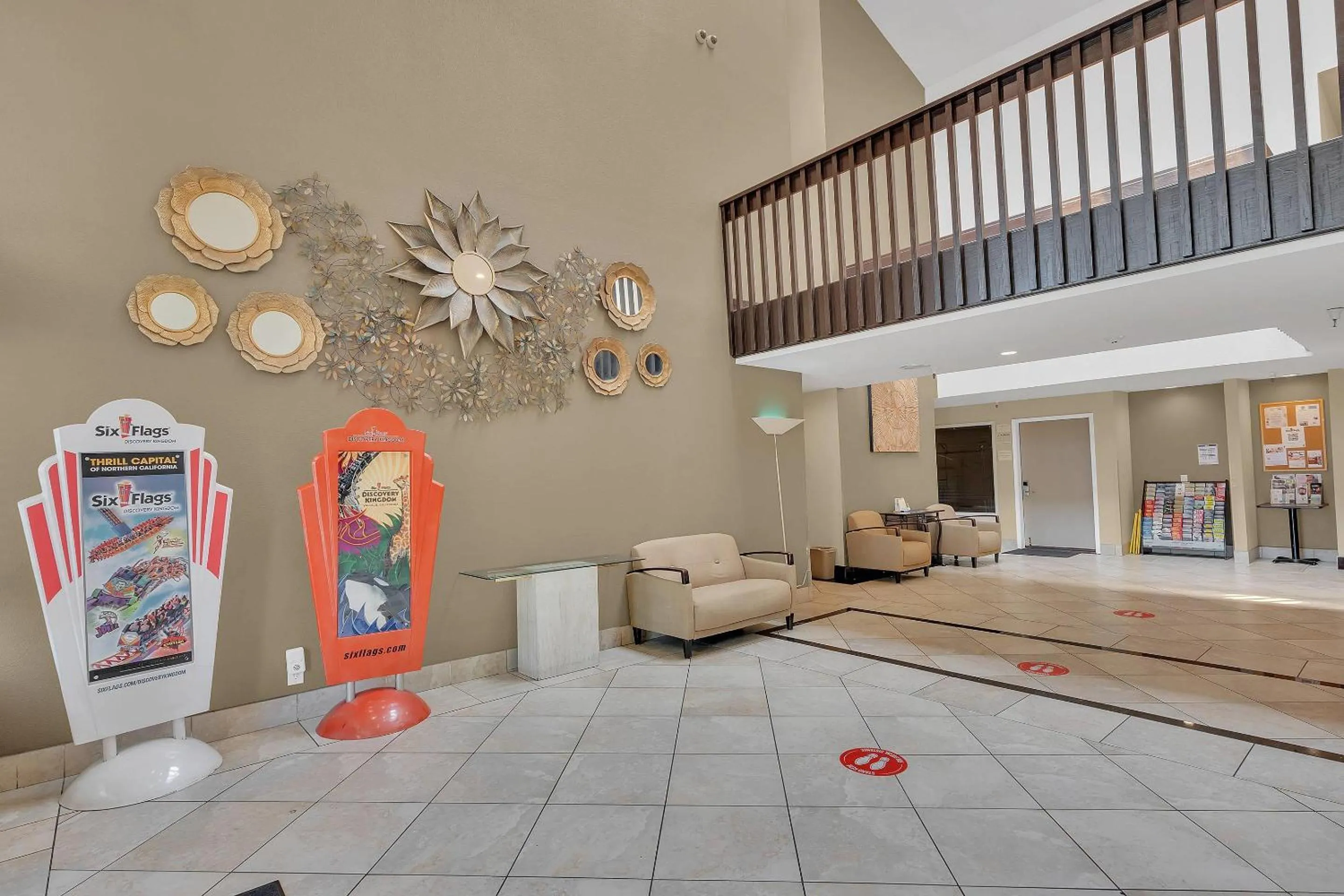 Lobby or reception in Quality Inn near Six Flags Discovery Kingdom-Napa Valley