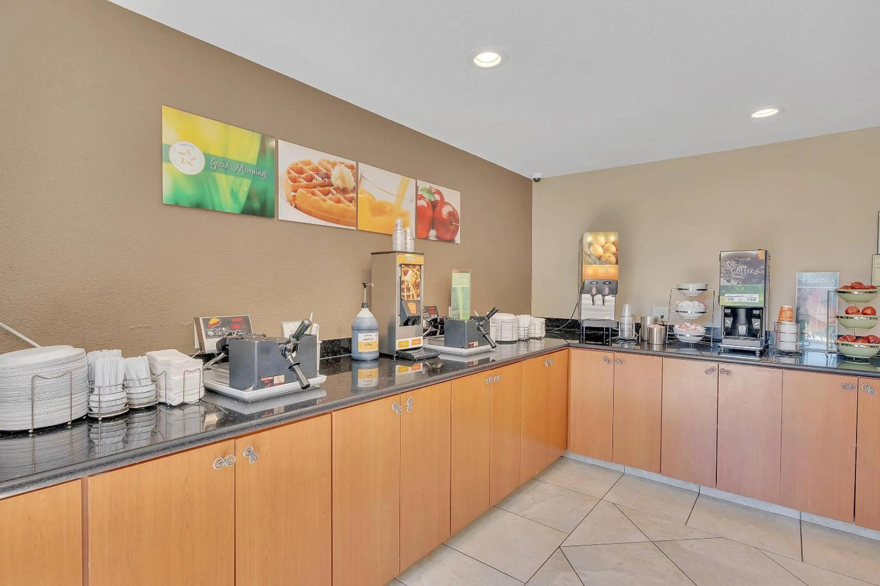 Breakfast in Quality Inn near Six Flags Discovery Kingdom-Napa Valley