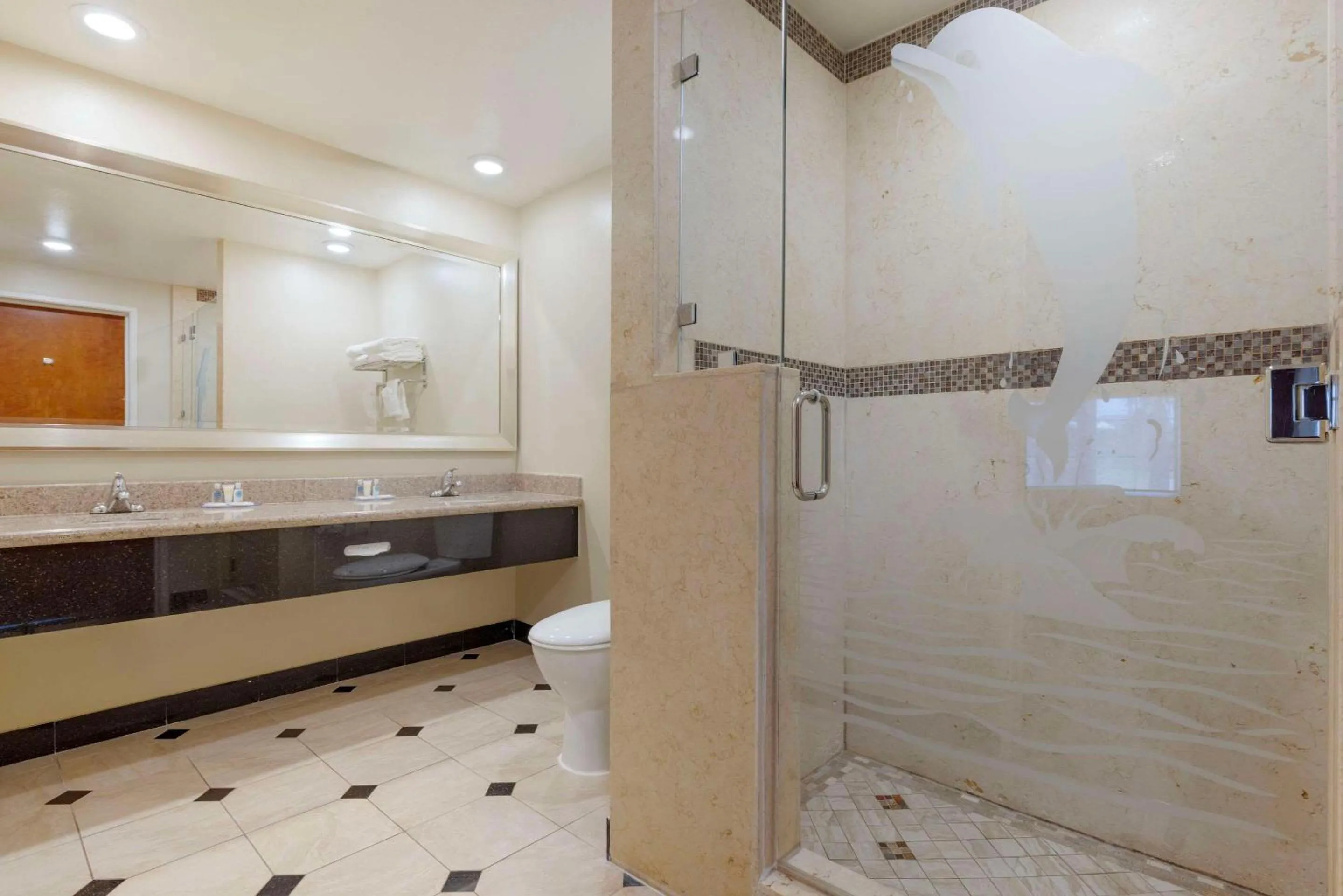 Bedroom in Comfort Suites Oceanside Camp Pendleton Area