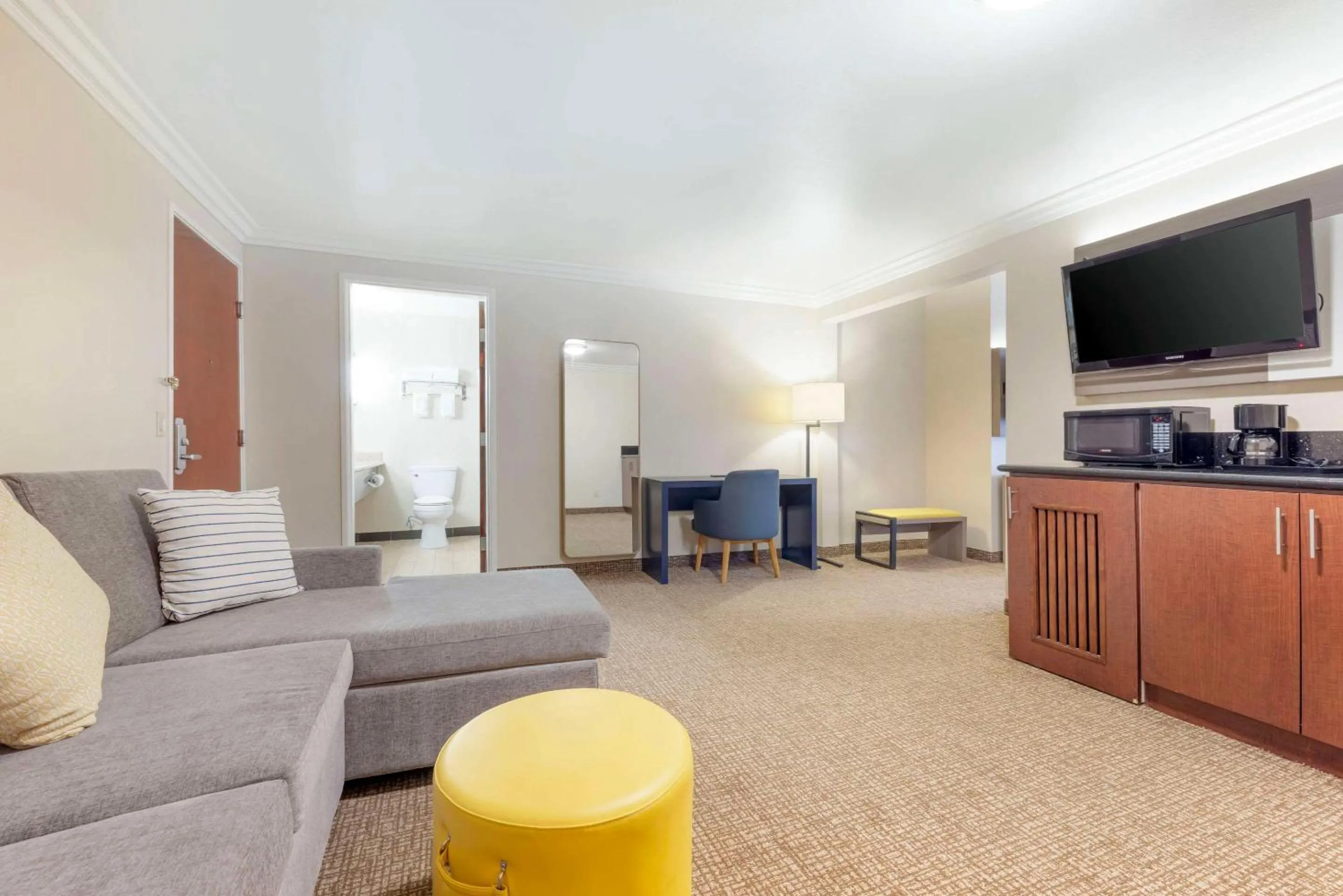 Bedroom in Comfort Suites Oceanside Camp Pendleton Area