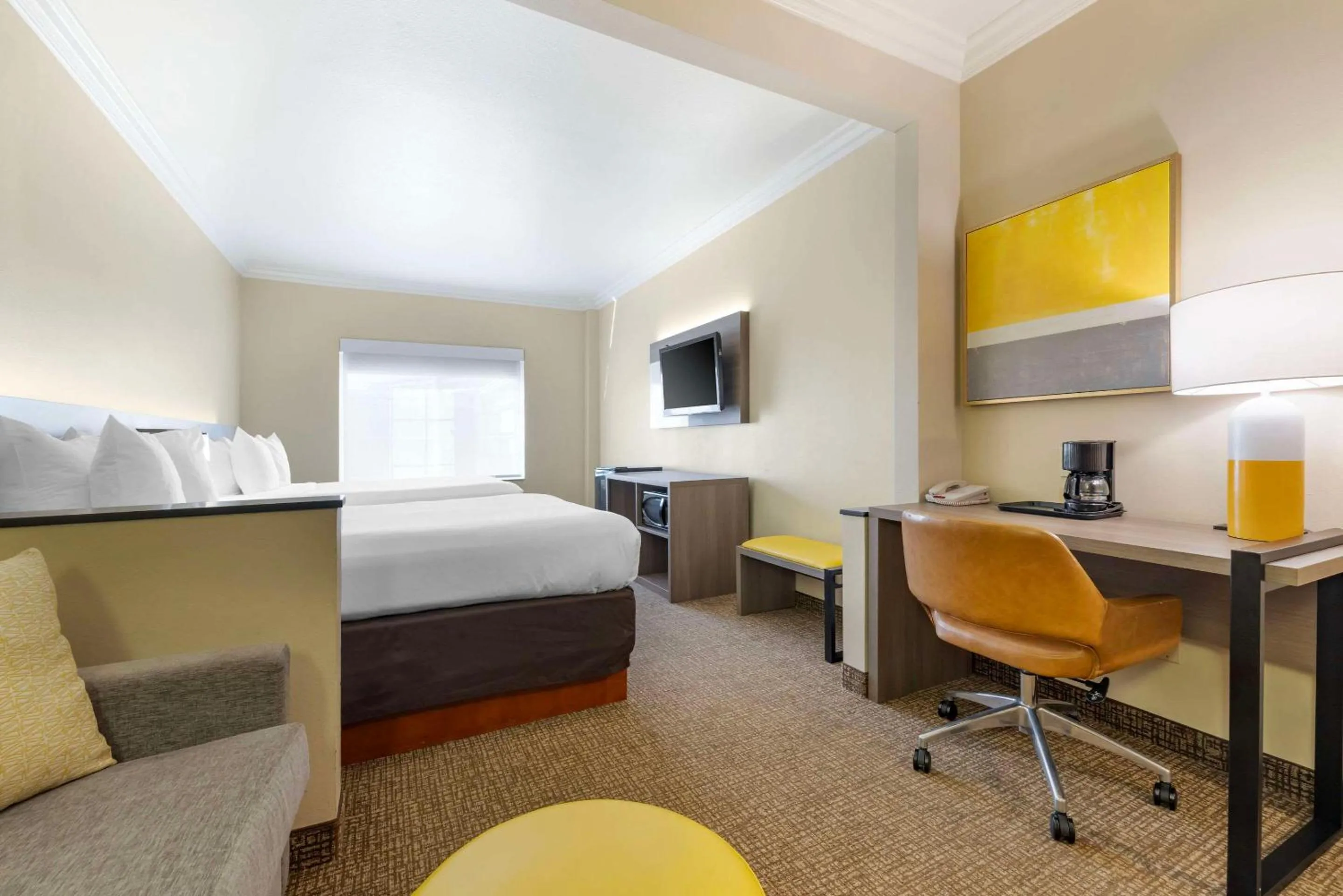 Bedroom, Bed in Comfort Suites Oceanside Camp Pendleton Area