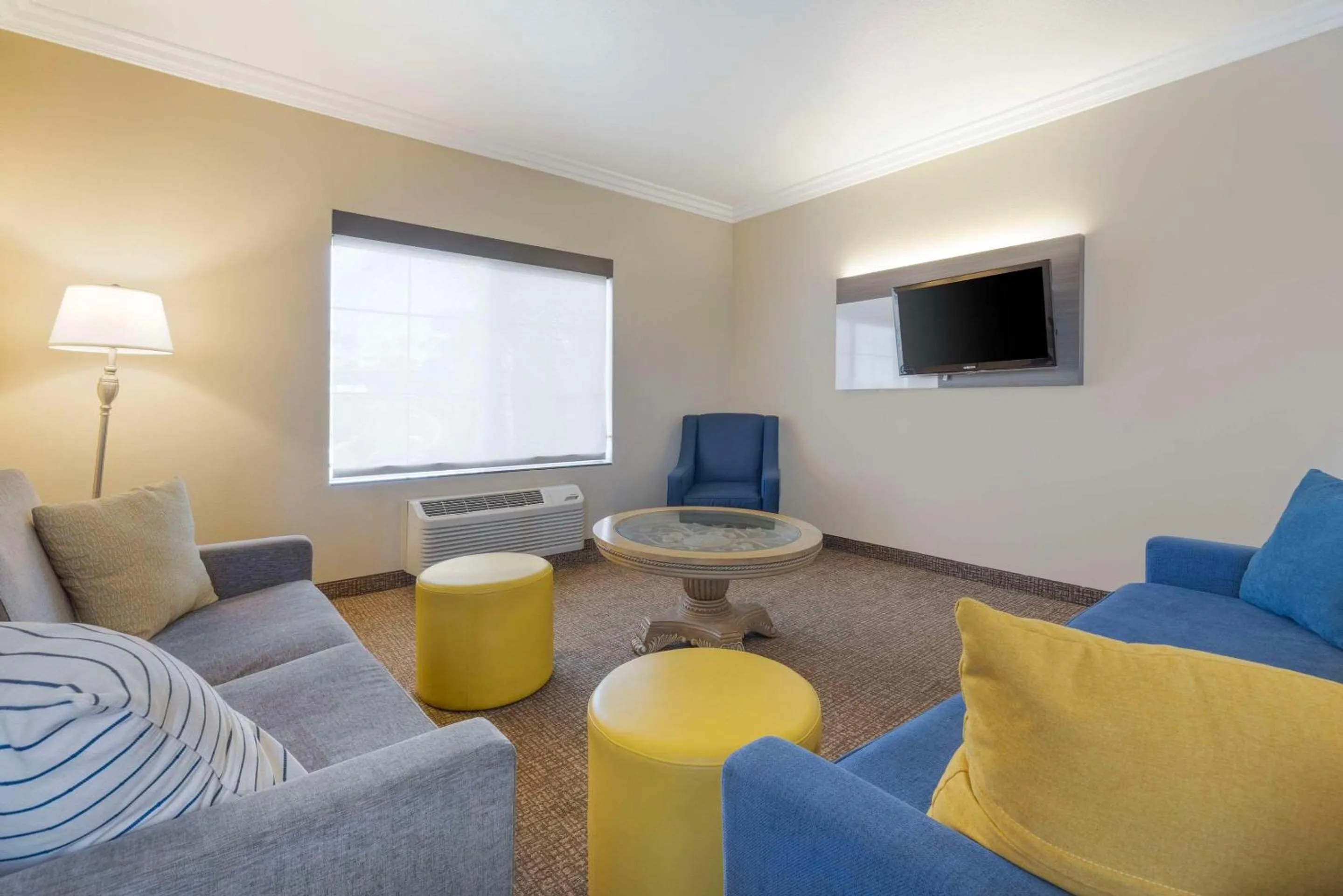 Bedroom in Comfort Suites Oceanside Camp Pendleton Area