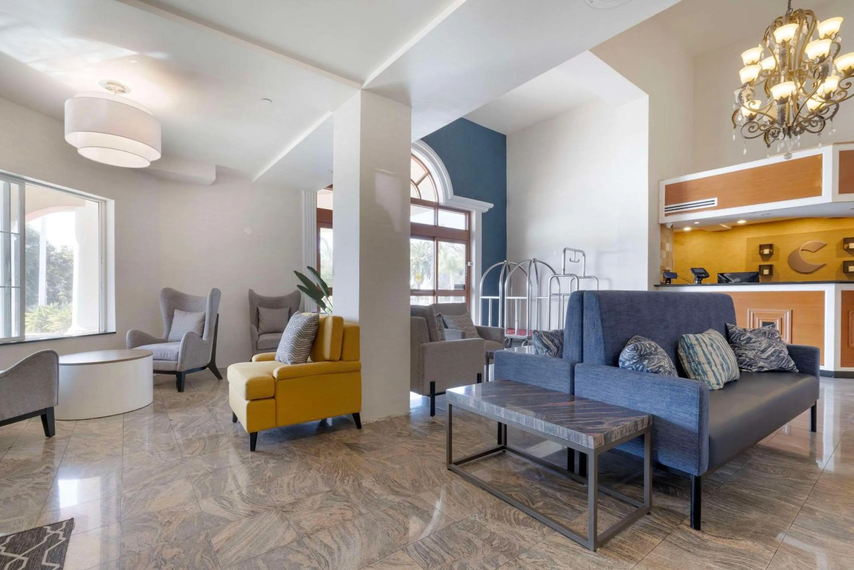 Lobby or reception in Comfort Suites Oceanside Camp Pendleton Area