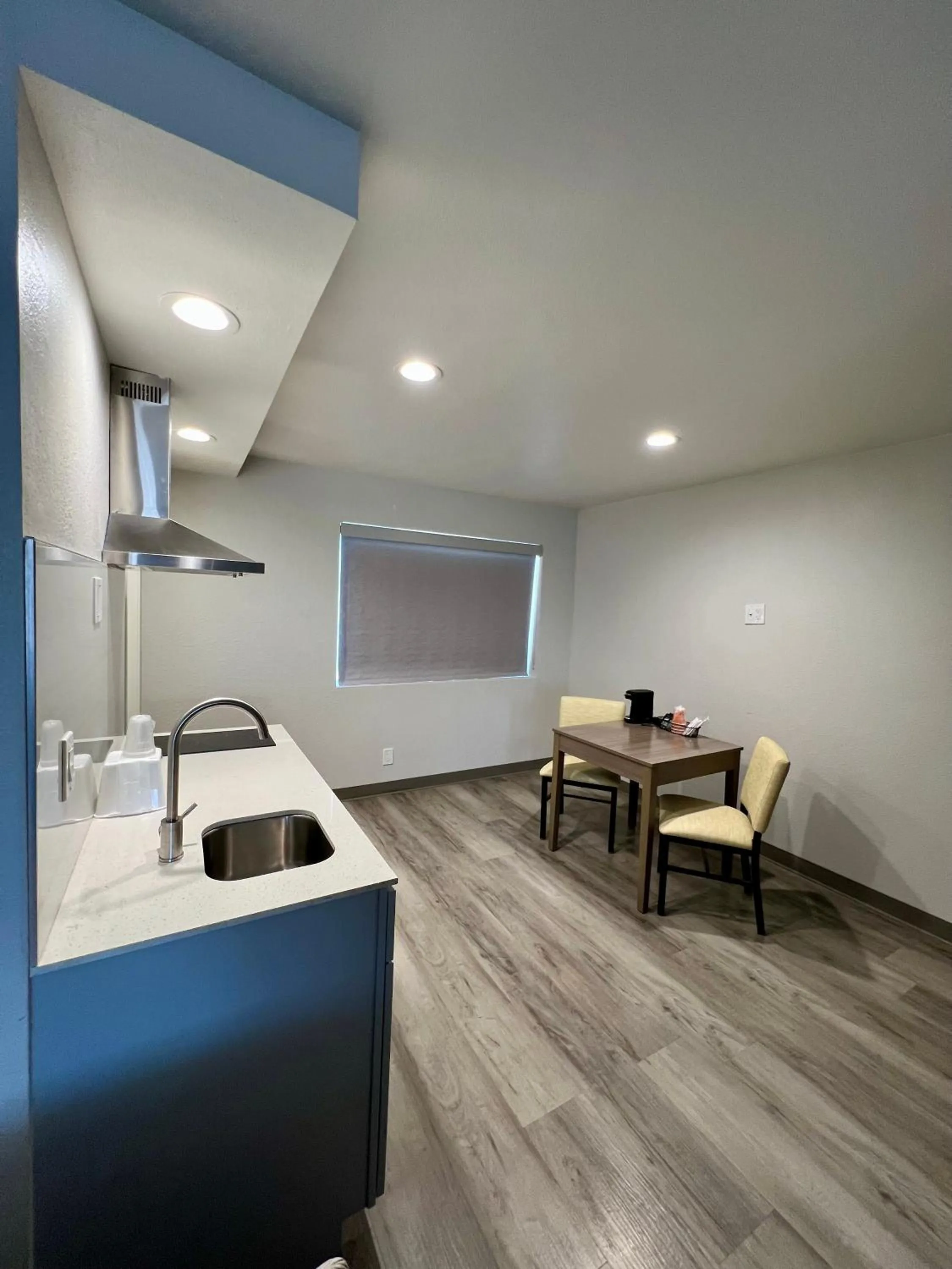 Kitchen or kitchenette in Quality Inn Tracy I-205