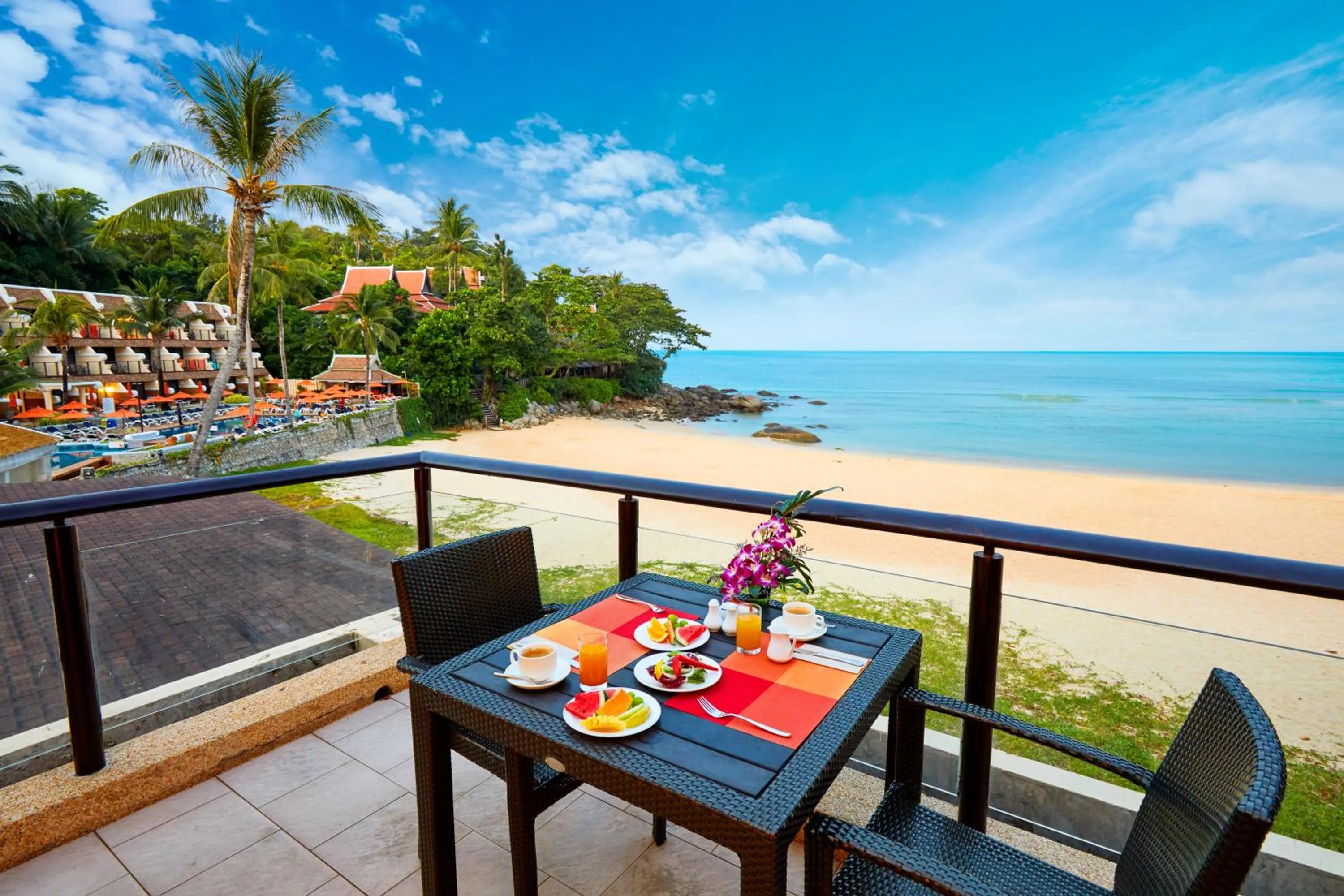 Restaurant/places to eat in Beyond Karon