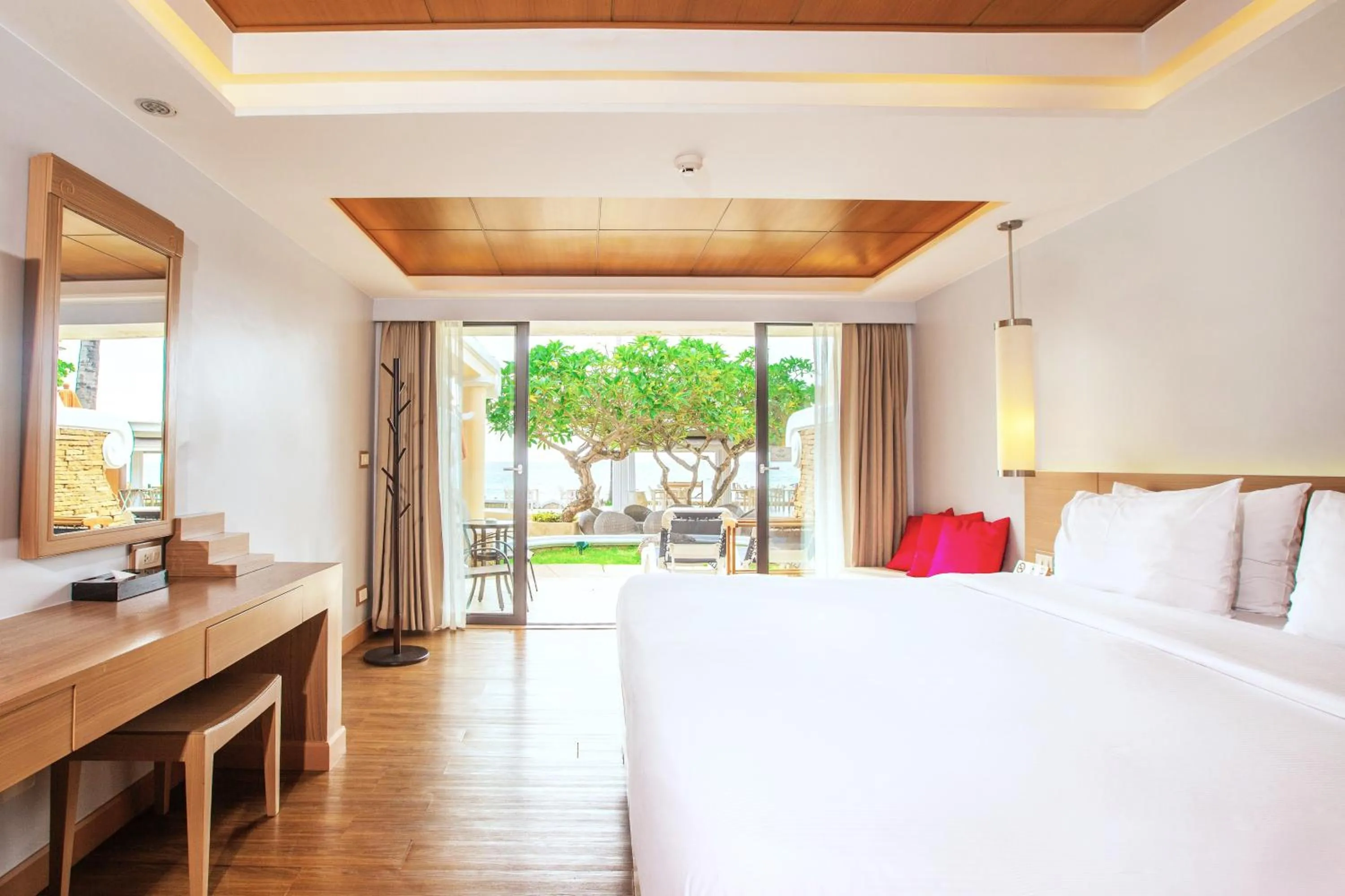 View (from property/room), Bed in Beyond Karon