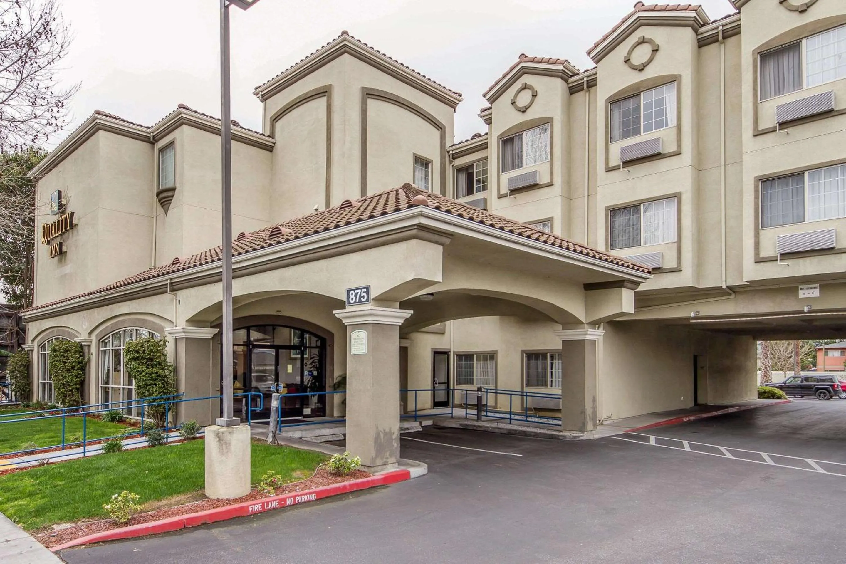 Property building in Quality Inn