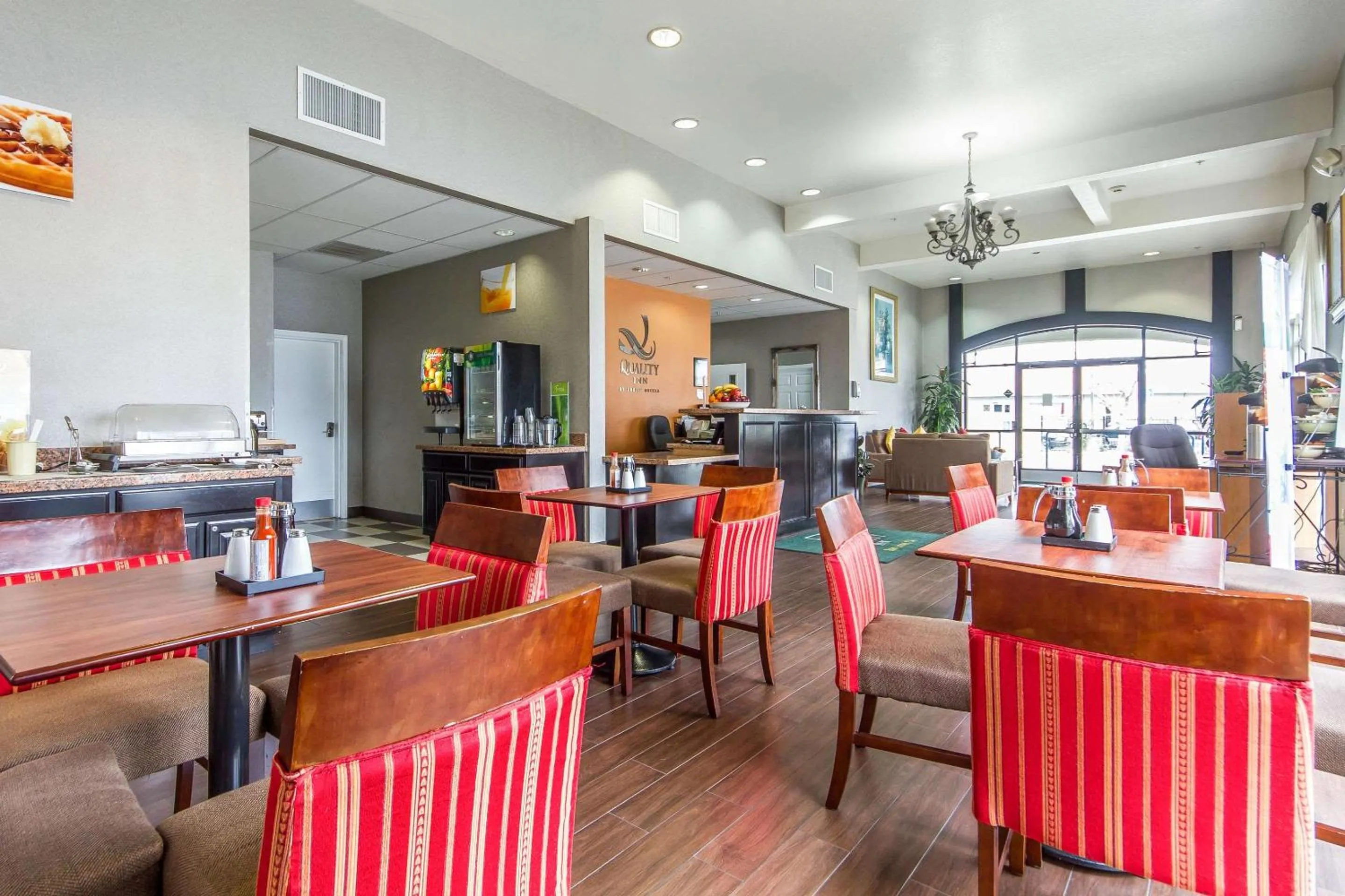 Restaurant/places to eat in Quality Inn