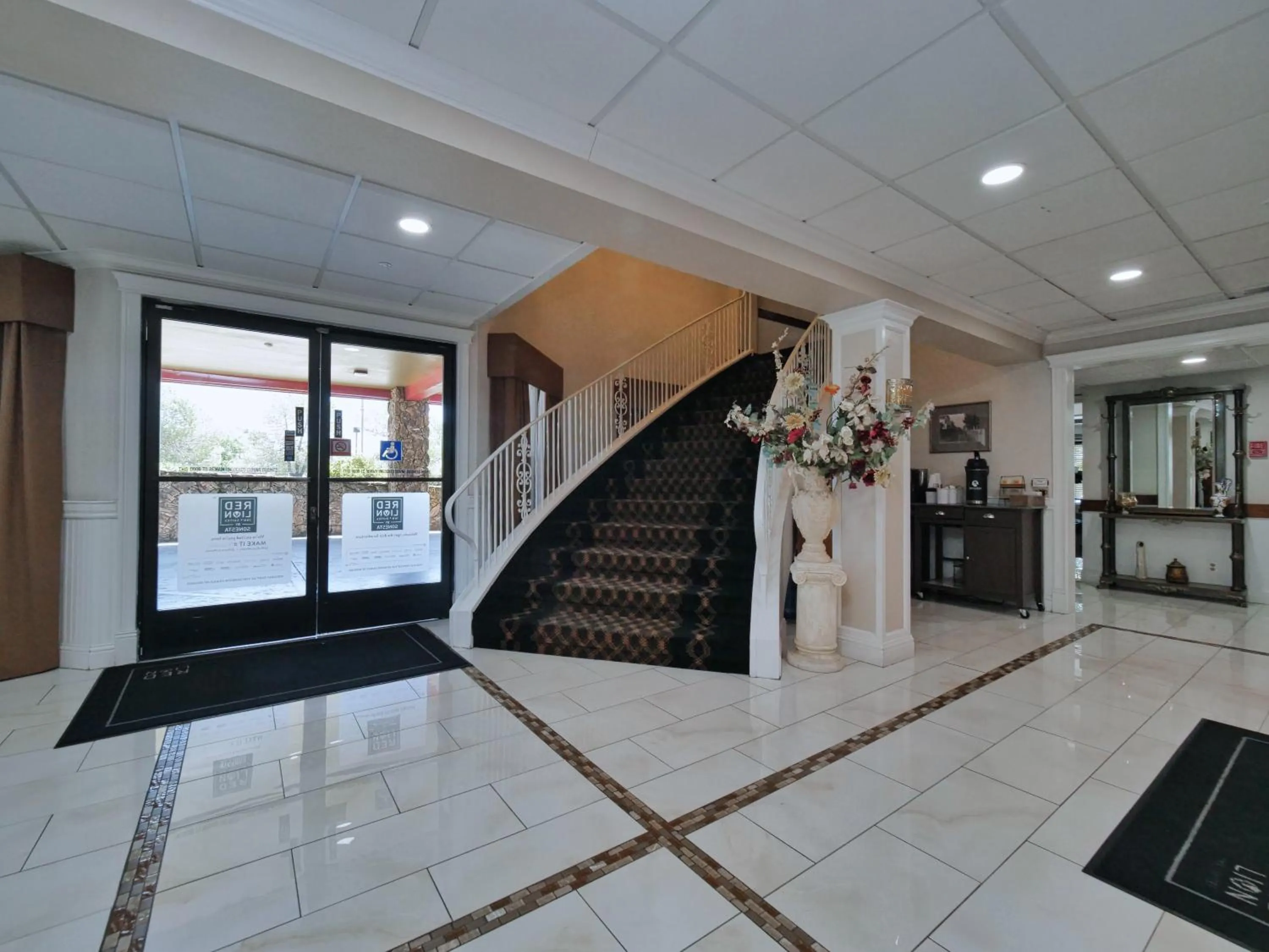 Red Lion Inn & Suites Auburn