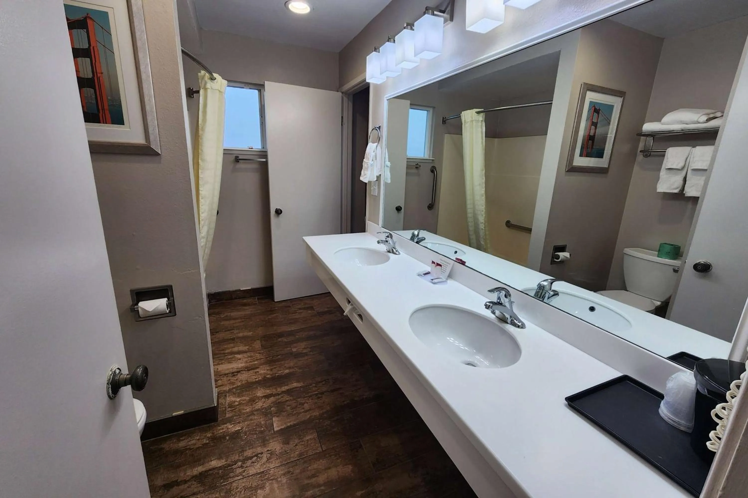 Bathroom in Ramada Bayside Inn & Suites Eureka