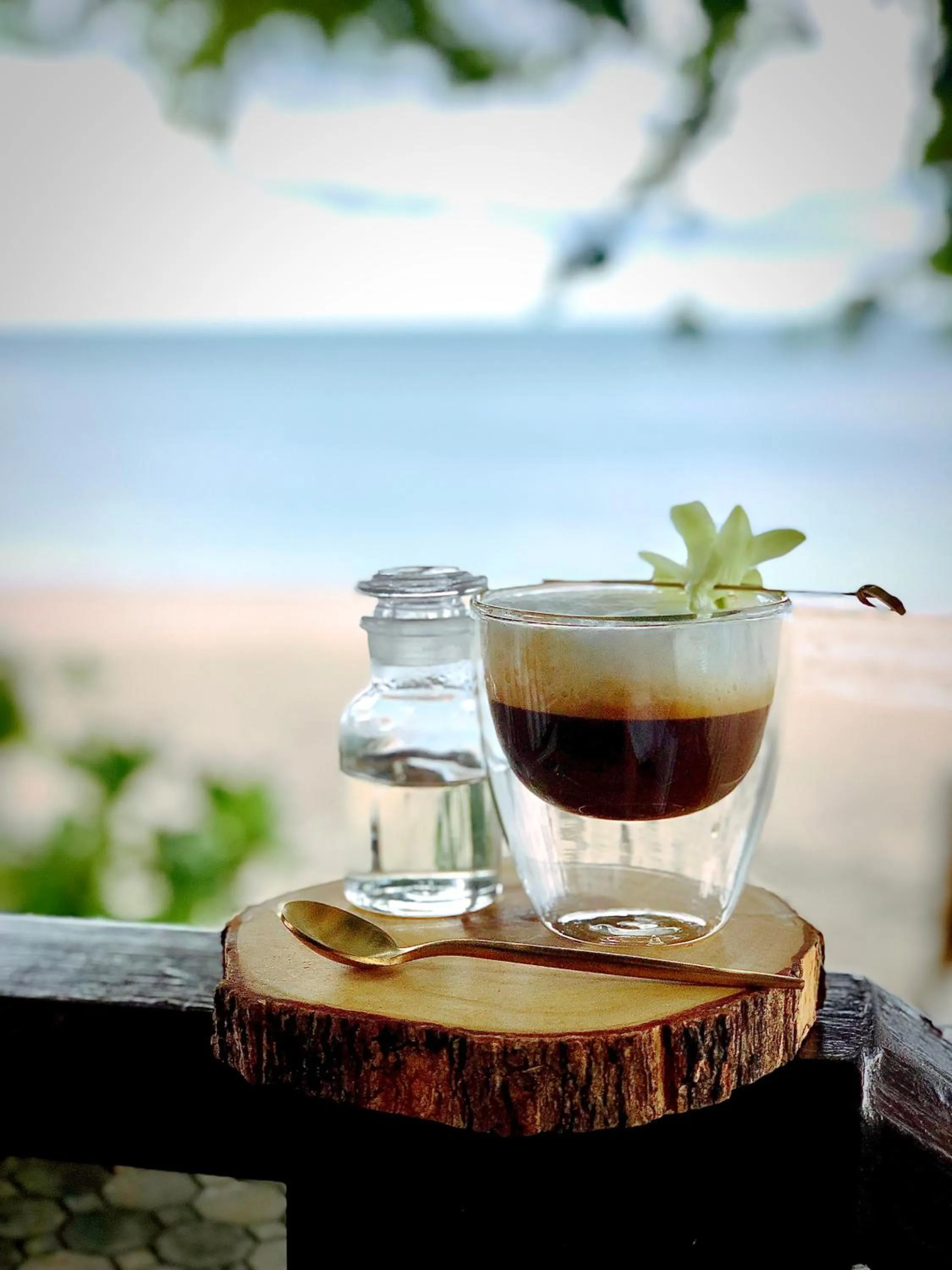 Restaurant/places to eat in The Hive Hotel