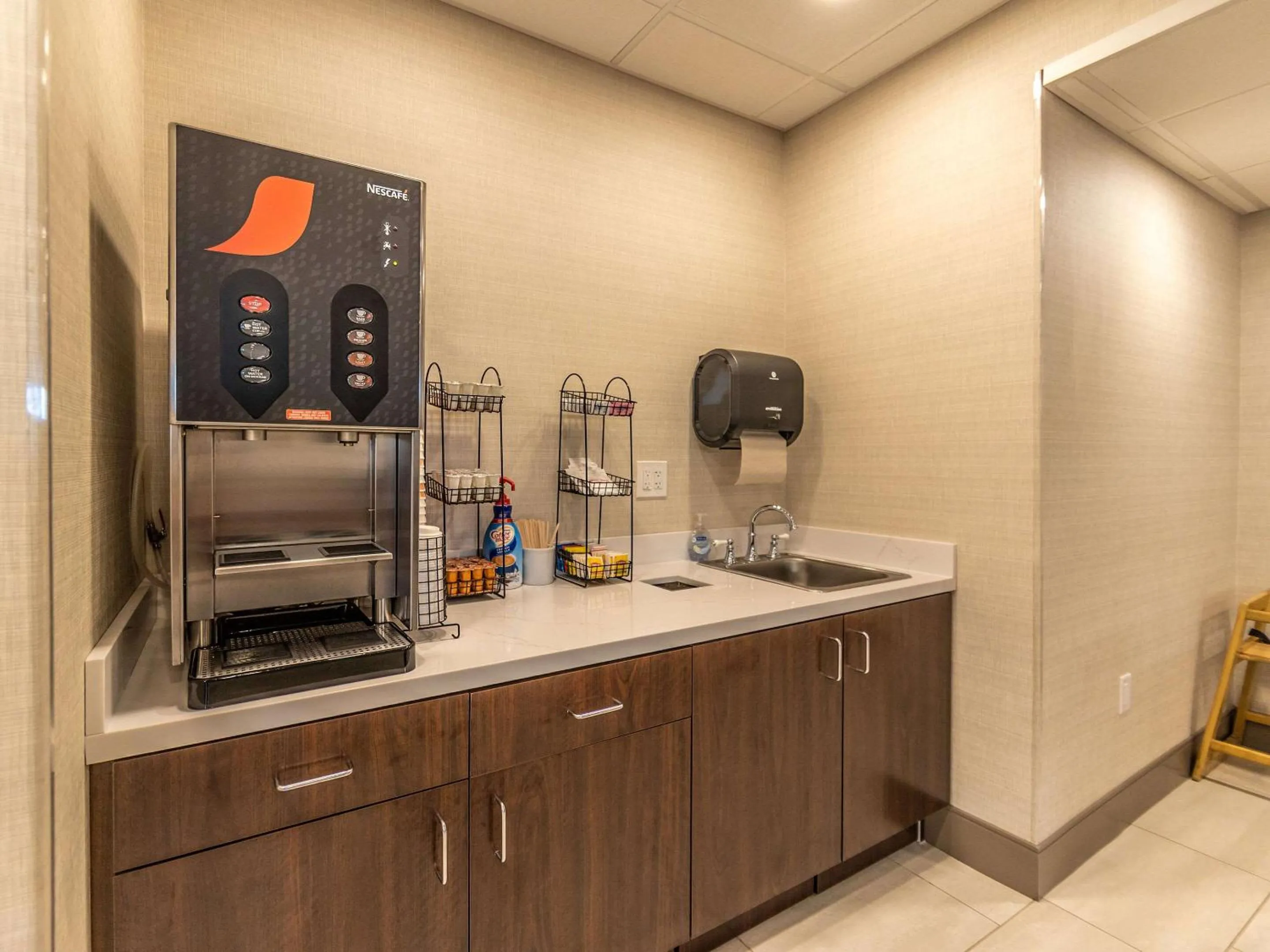 Coffee/tea facilities in The Hanford Hotel