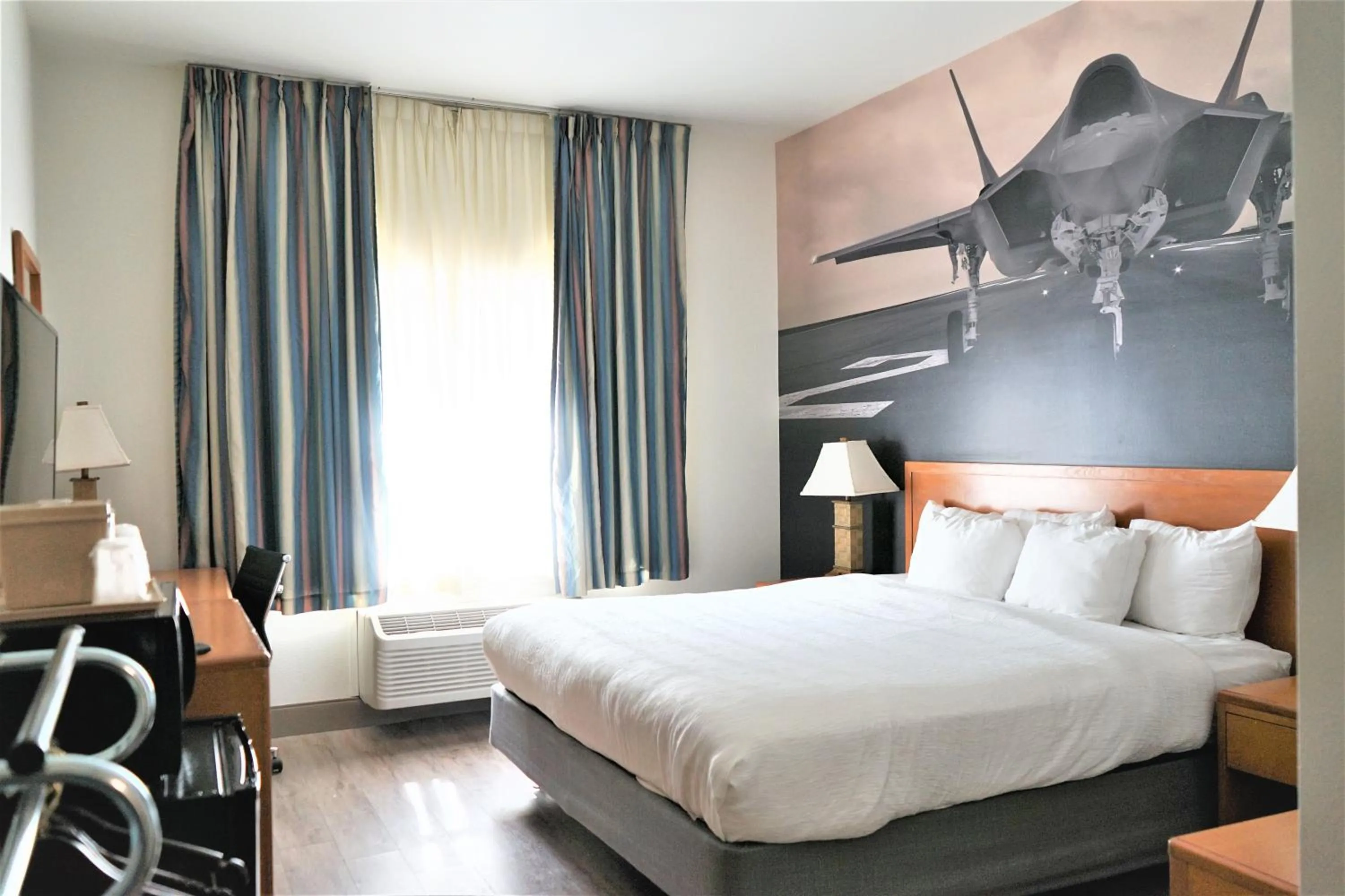 Bed in The Hanford Hotel