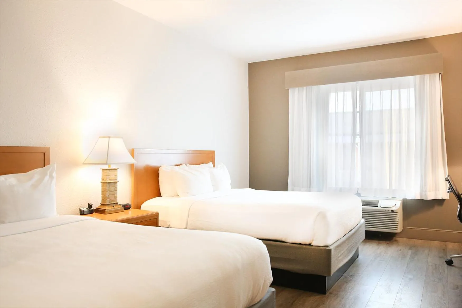 Bedroom, Bed in The Hanford Hotel