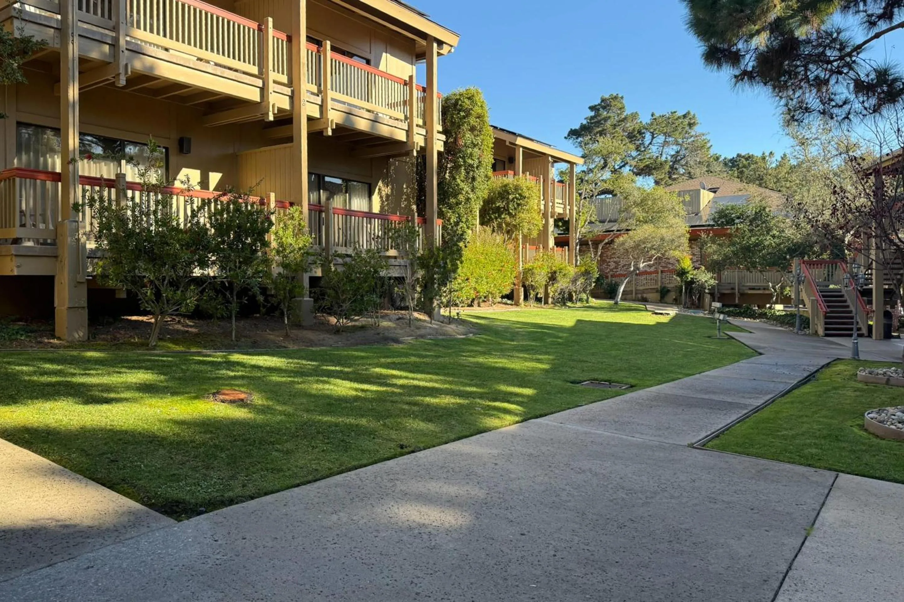 Property building in Comfort Inn Monterey Peninsula Airport