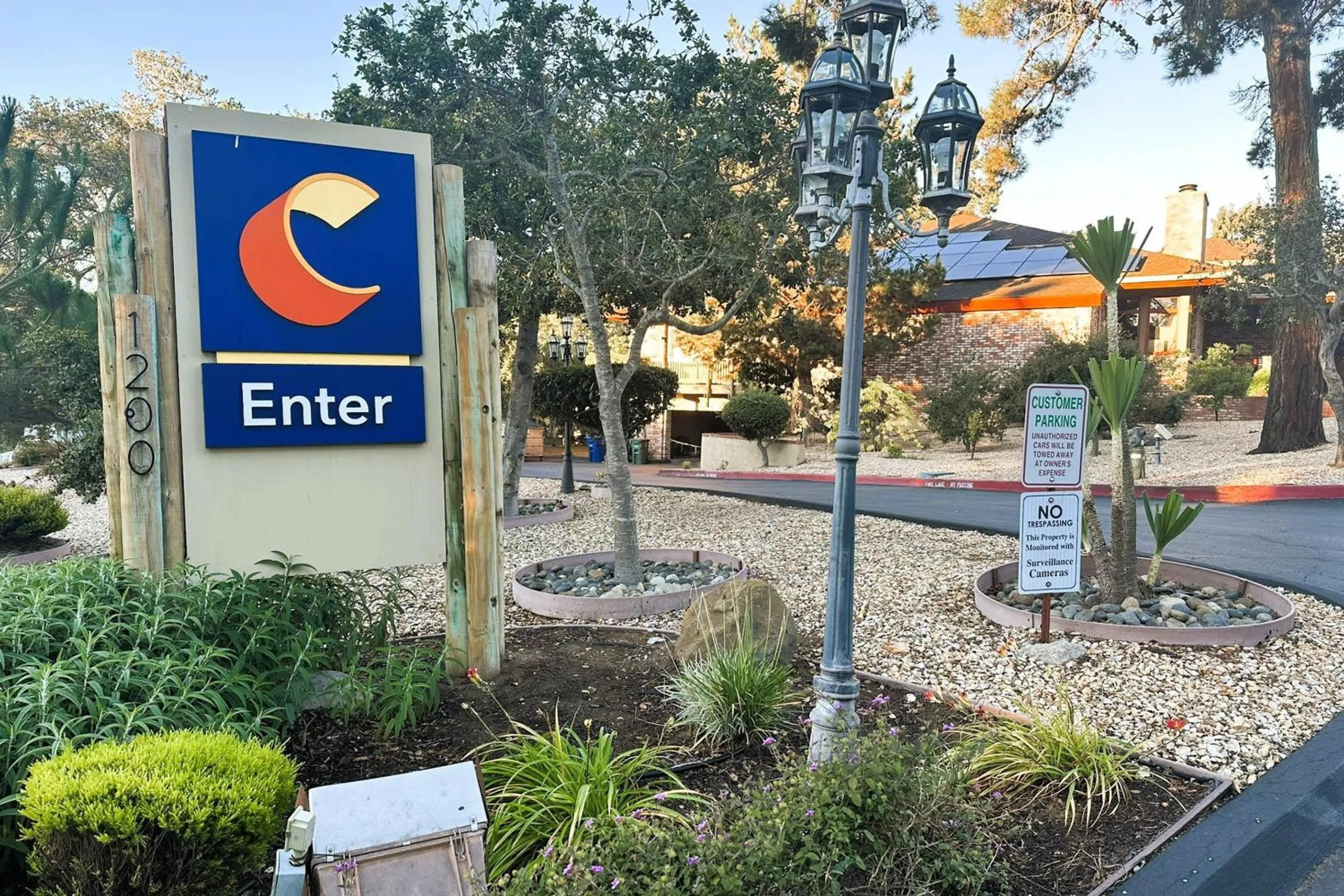 Property building in Comfort Inn Monterey Peninsula Airport