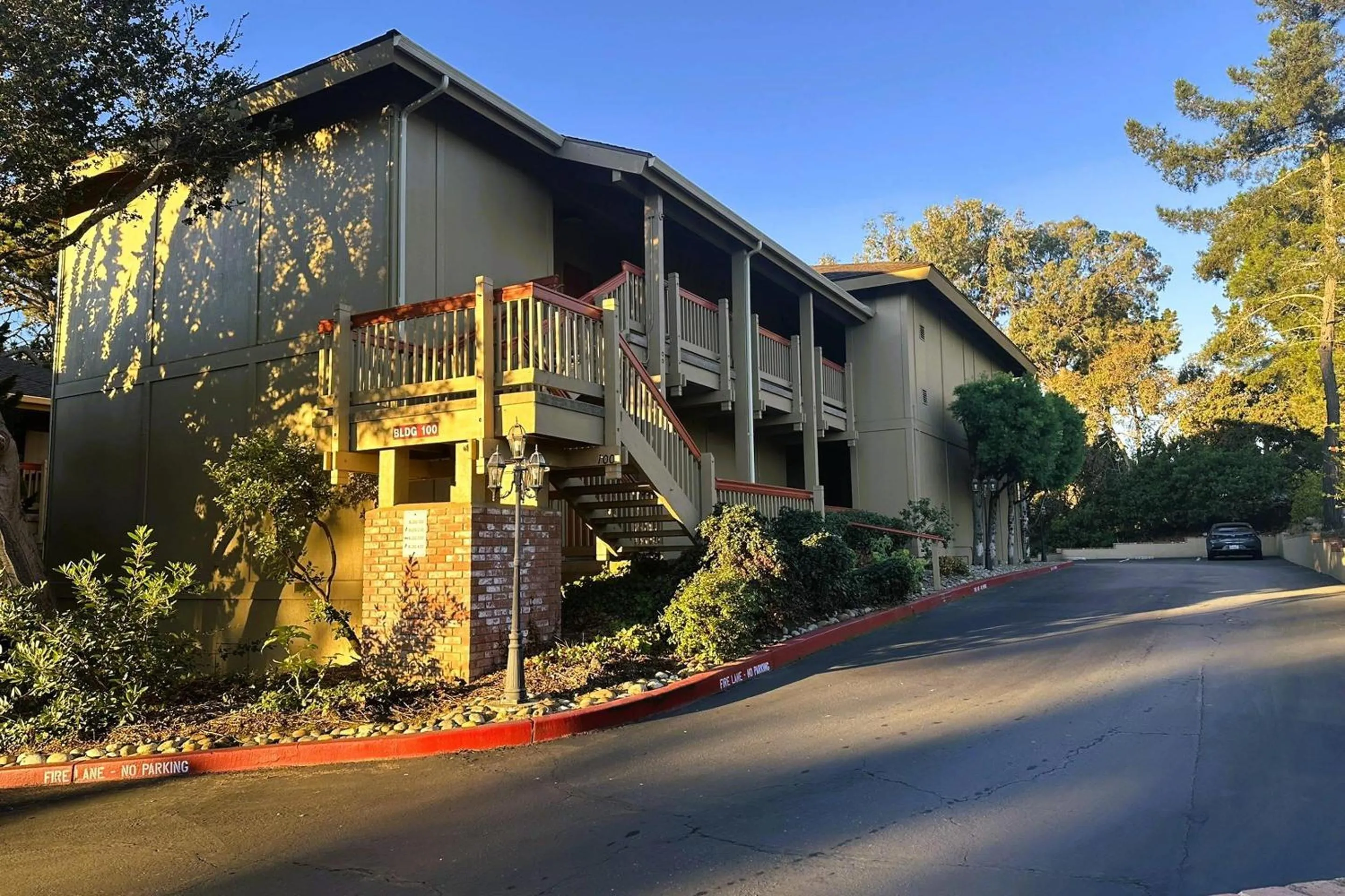 Property building in Comfort Inn Monterey Peninsula Airport