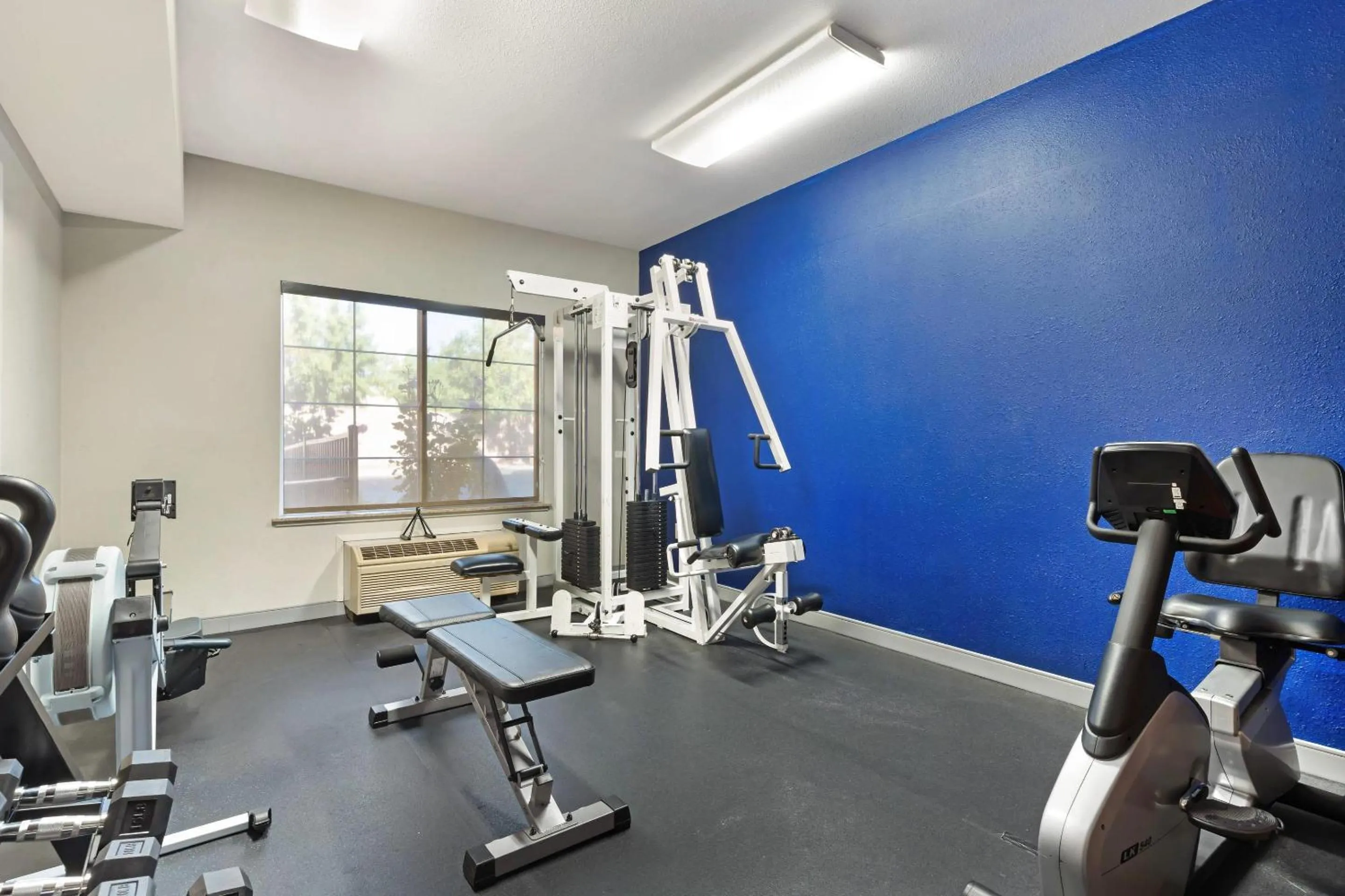 Fitness centre/facilities in Comfort Inn & Suites Sacramento - University Area