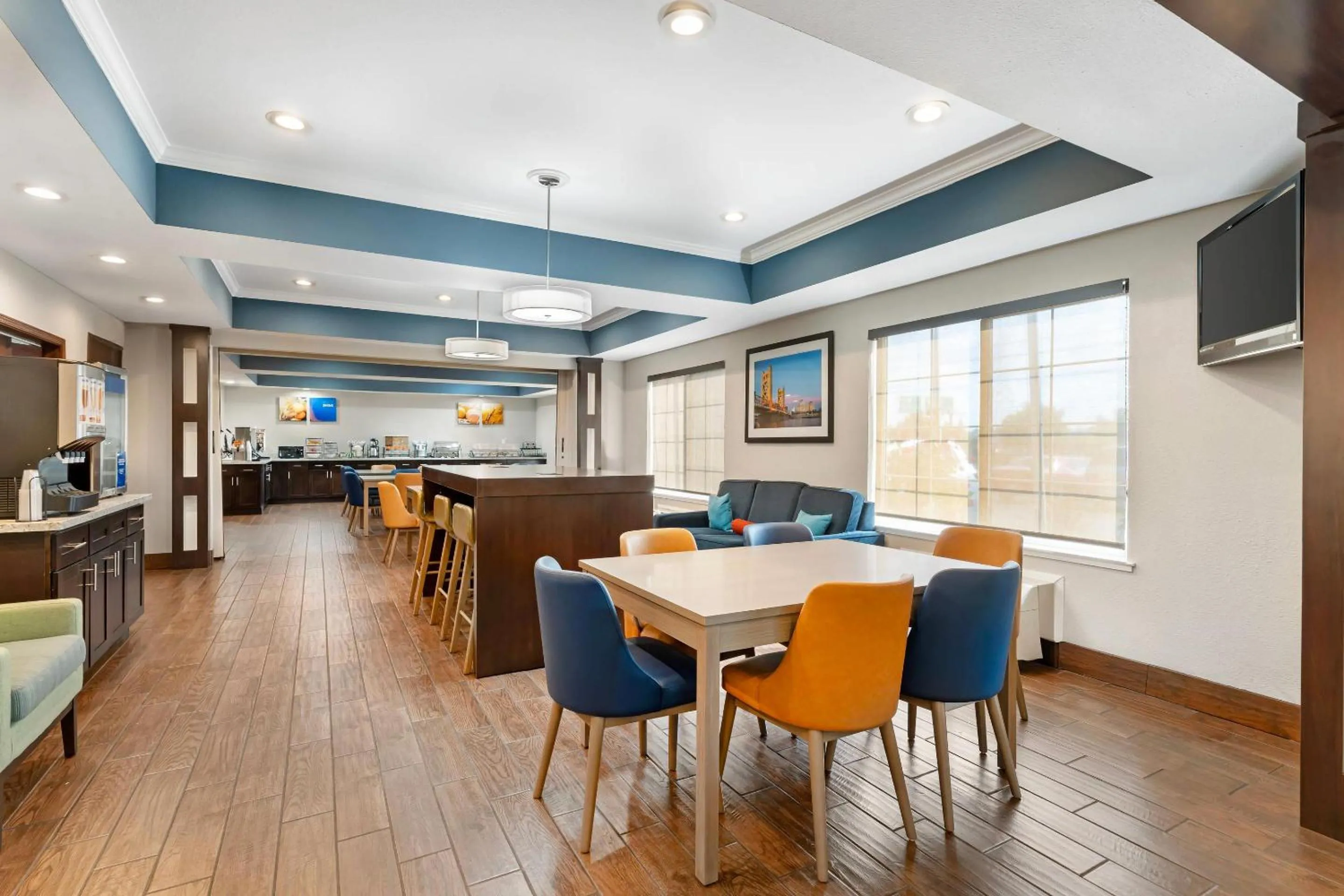 Breakfast in Comfort Inn & Suites Sacramento - University Area