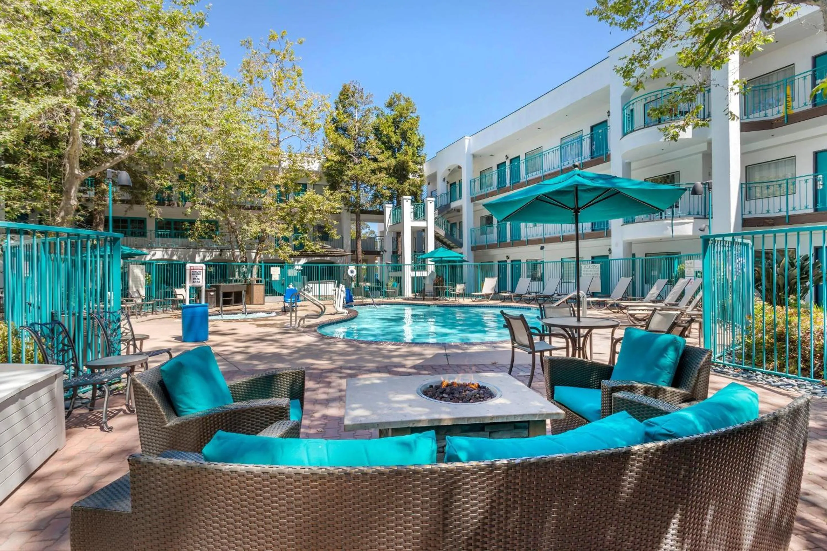 Swimming pool in Quality Suites Downtown San Luis Obispo