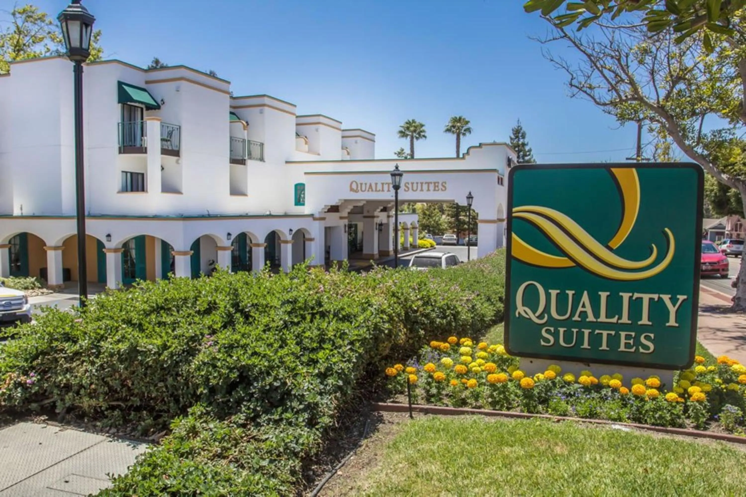 Property building in Quality Suites Downtown San Luis Obispo