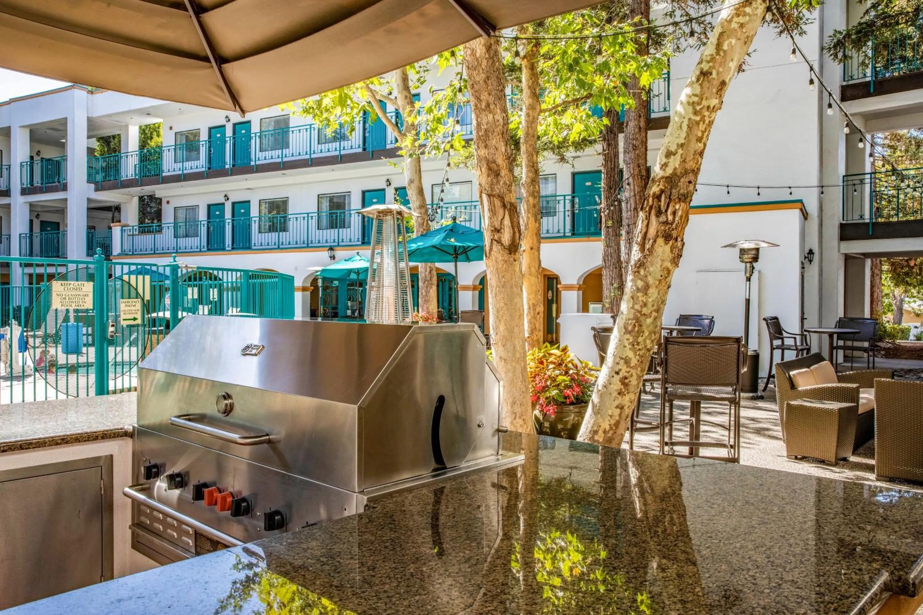 BBQ facilities in Quality Suites Downtown San Luis Obispo