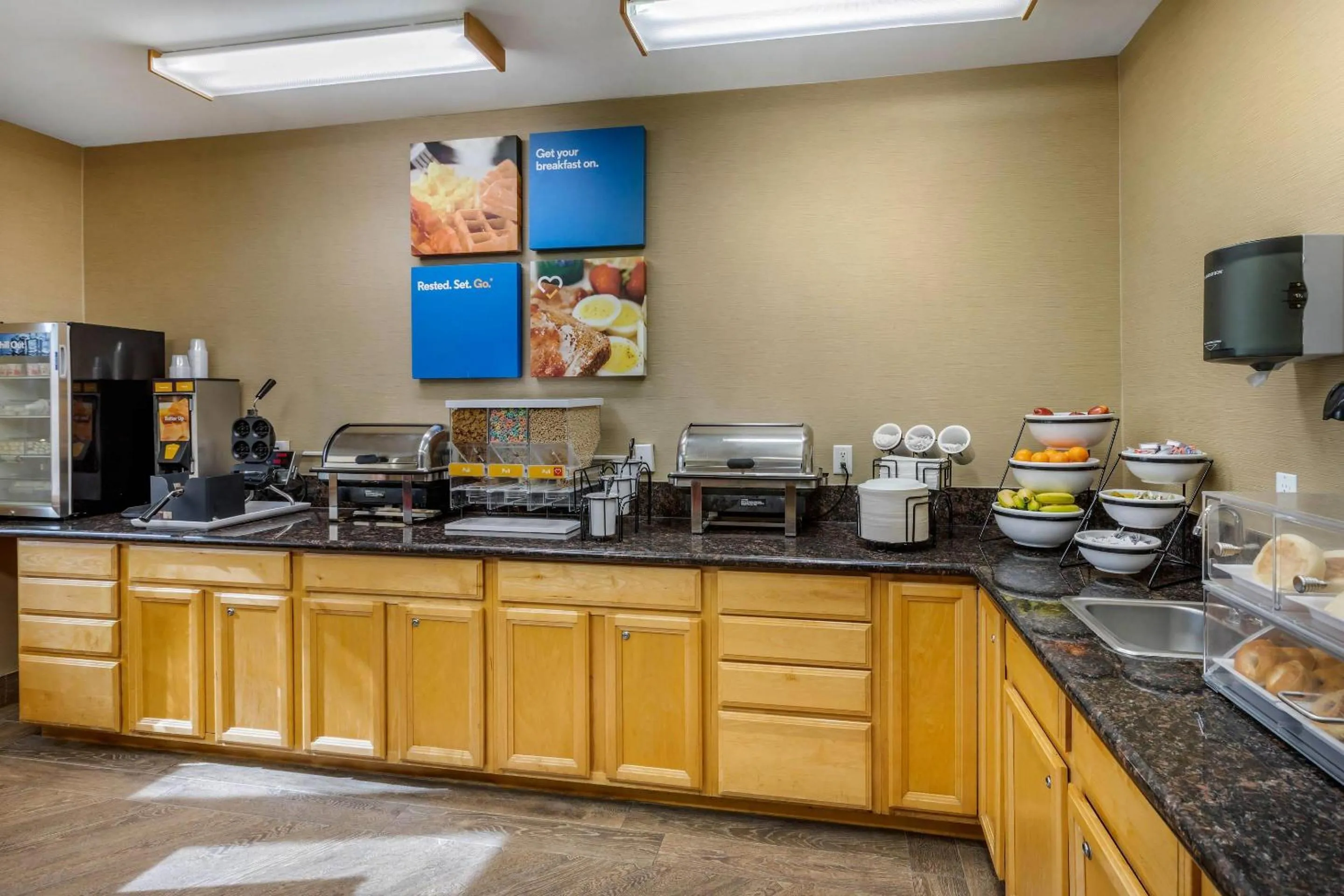 Breakfast in Comfort Inn & Suites Murrieta Temecula Wine Country