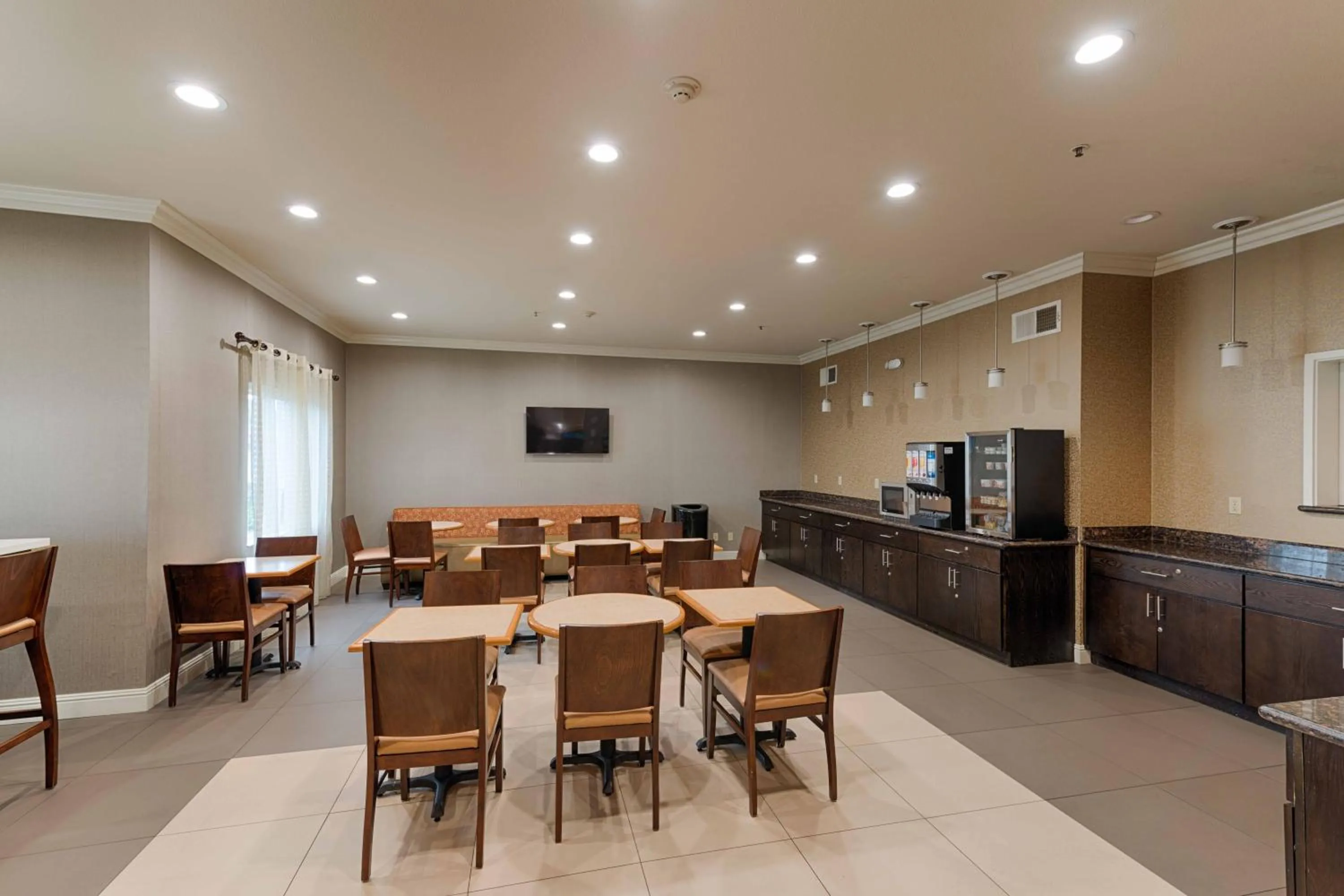Best Western Plus Delta Inn & Suites