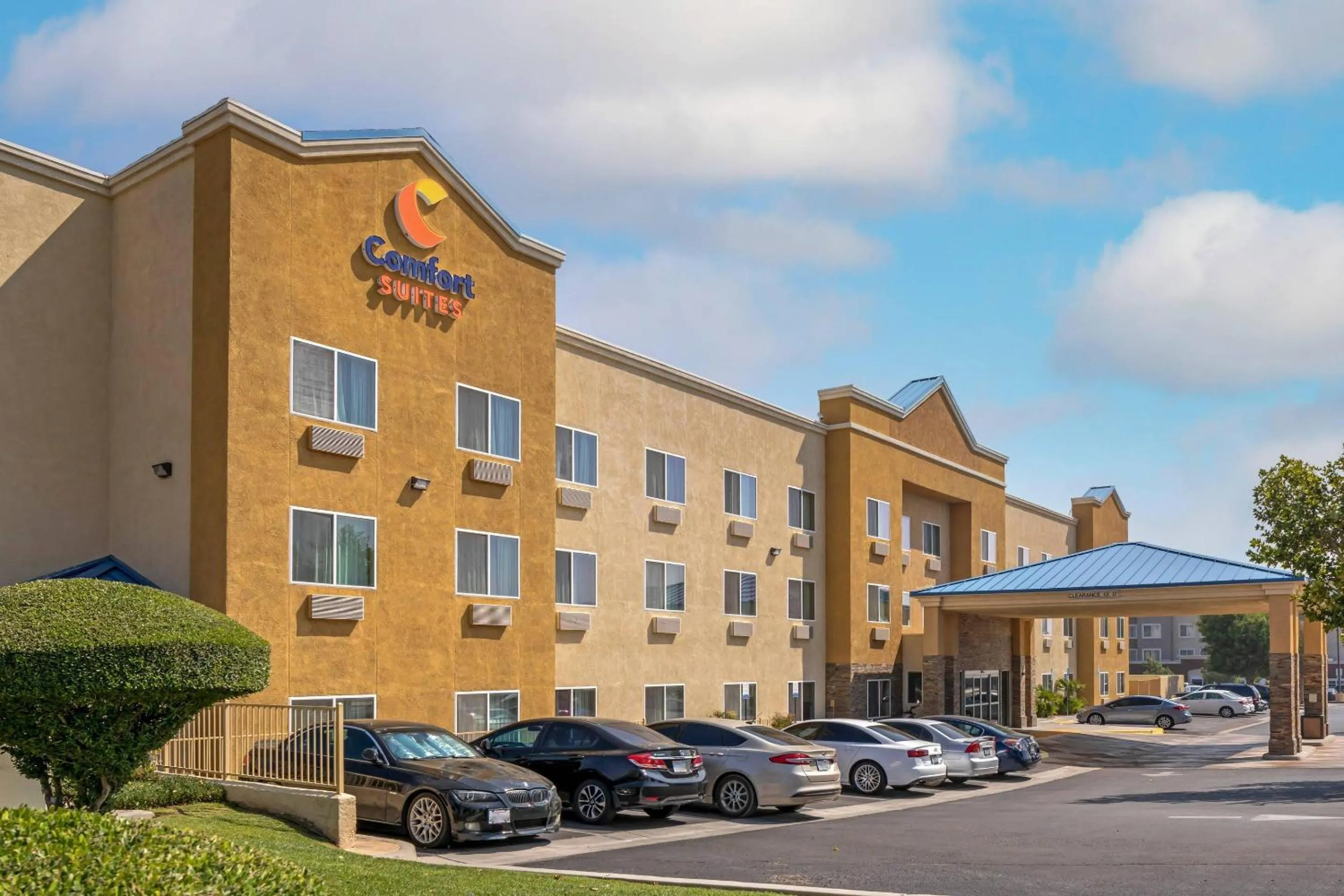 Property building in Comfort Suites Victorville-Hesperia