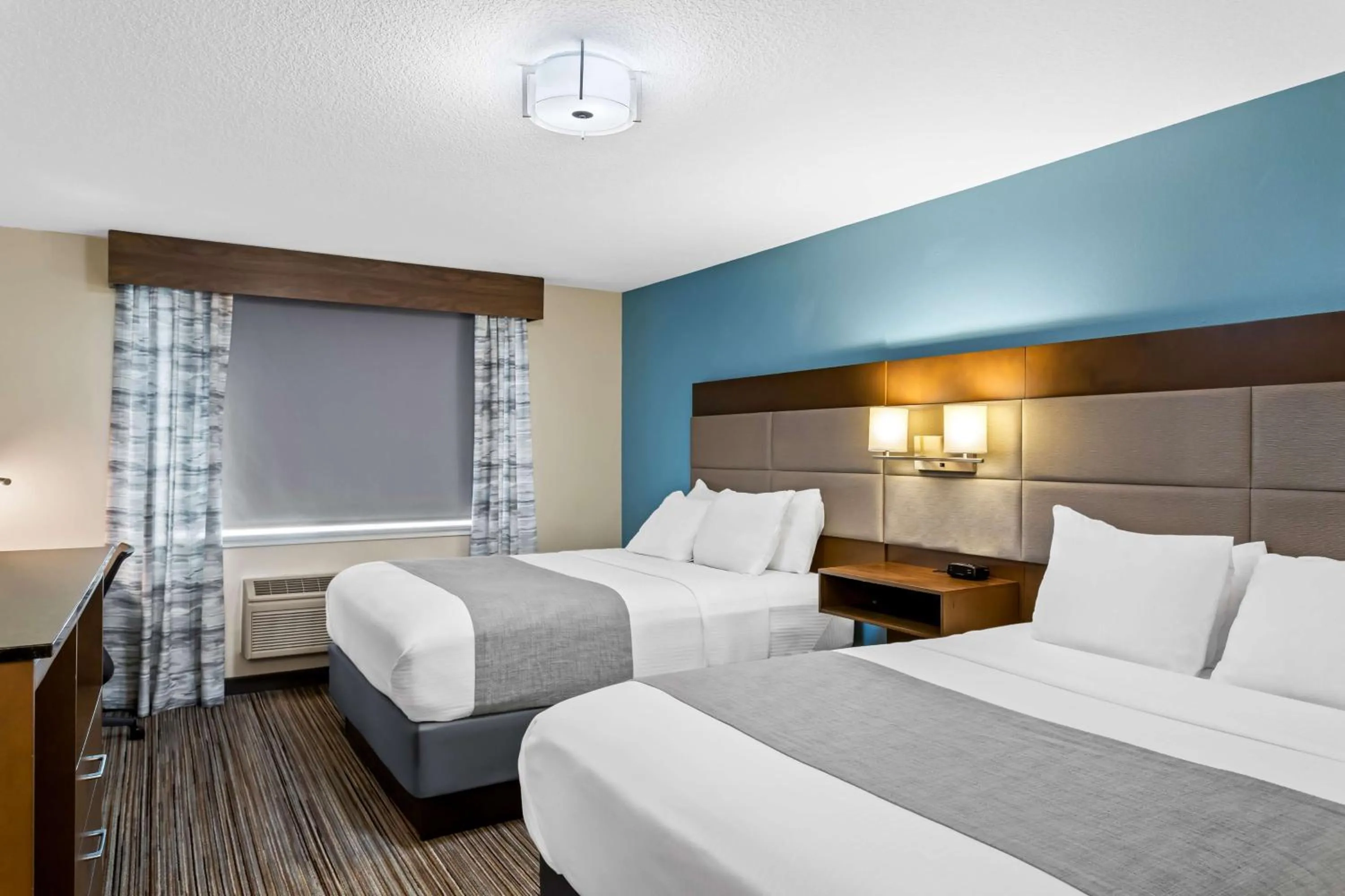 Bedroom, Bed in Best Western Paradise Hotel