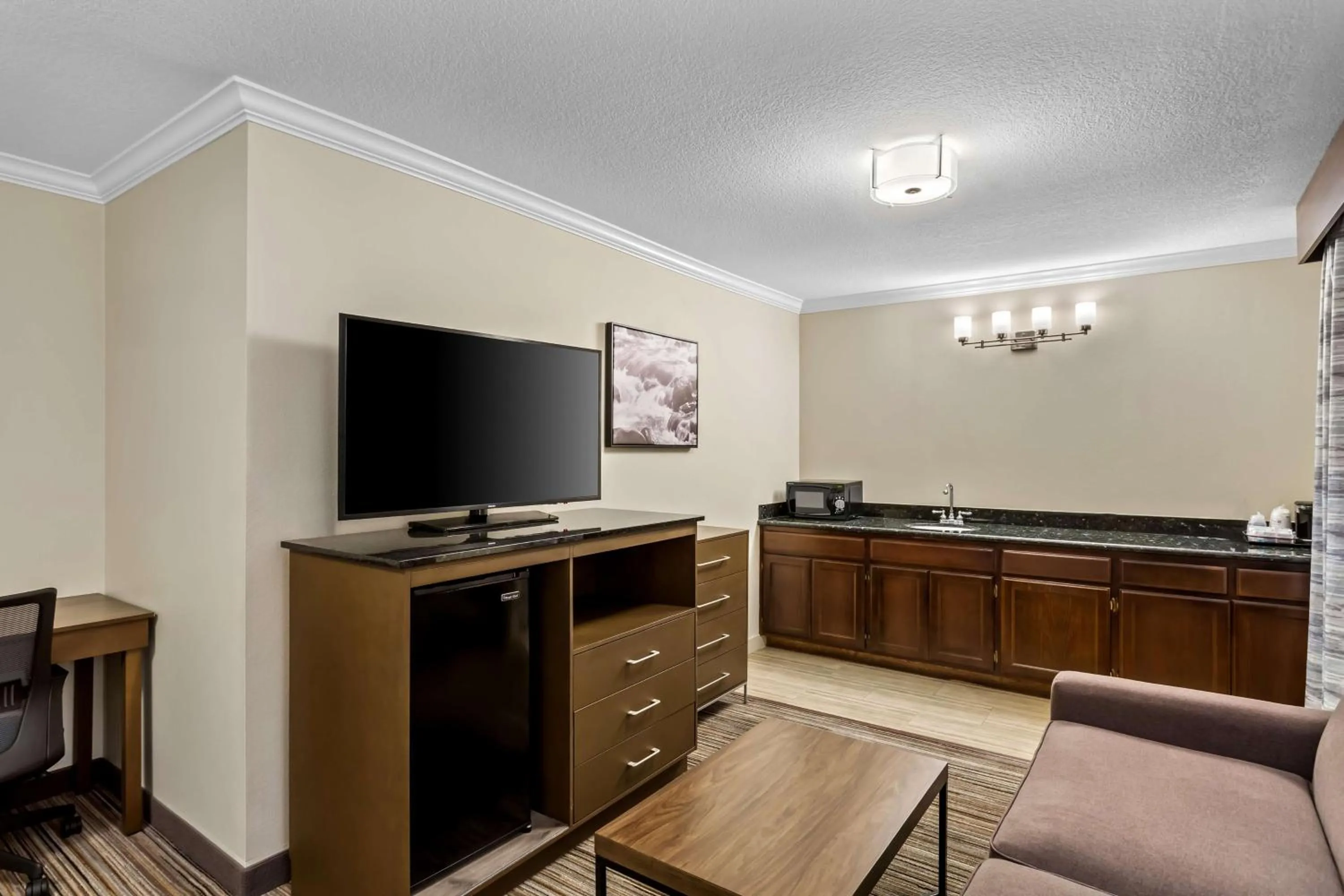 Bedroom in Best Western Paradise Hotel
