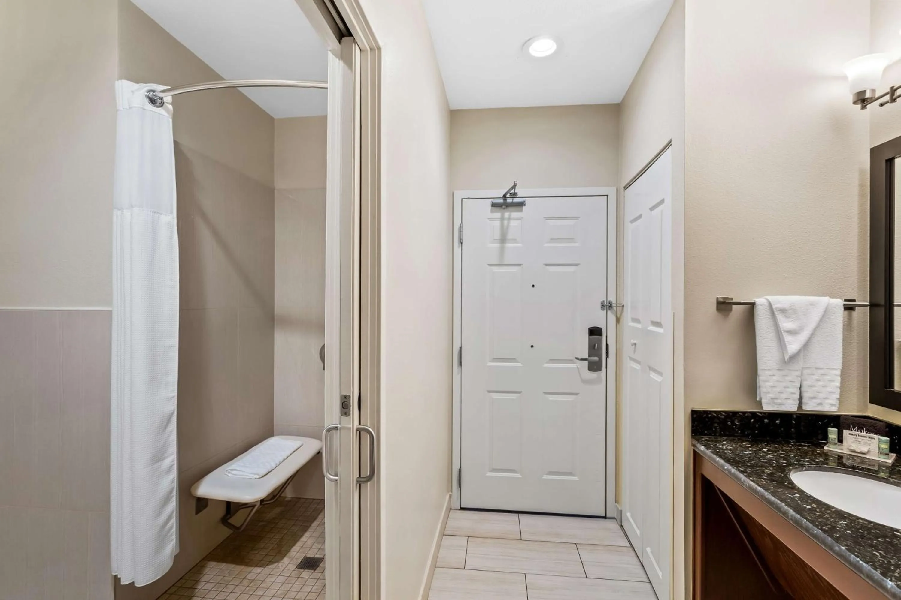 Bedroom in Best Western Paradise Hotel