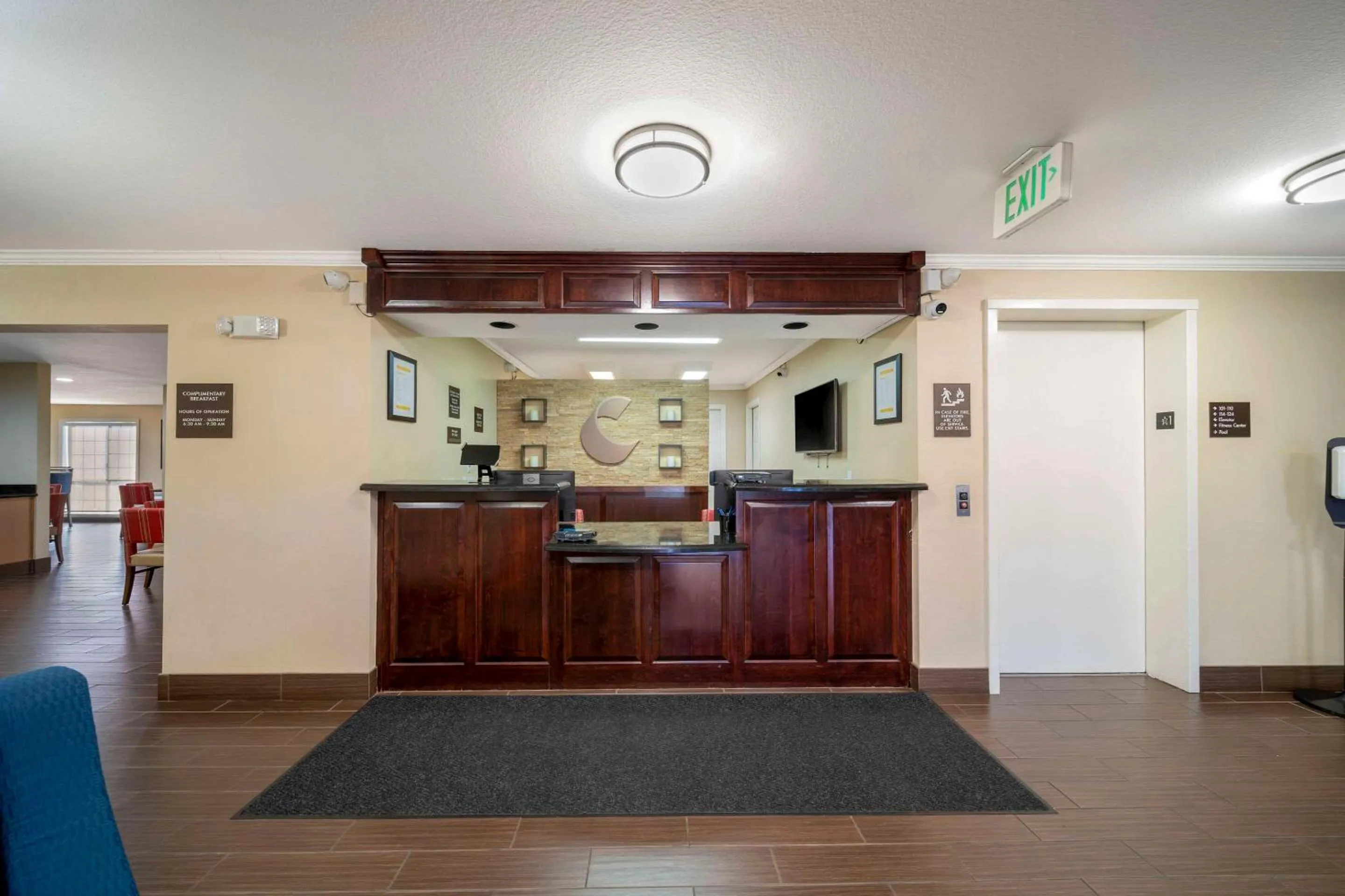 Lobby or reception in Comfort Suites Red Bluff near I-5