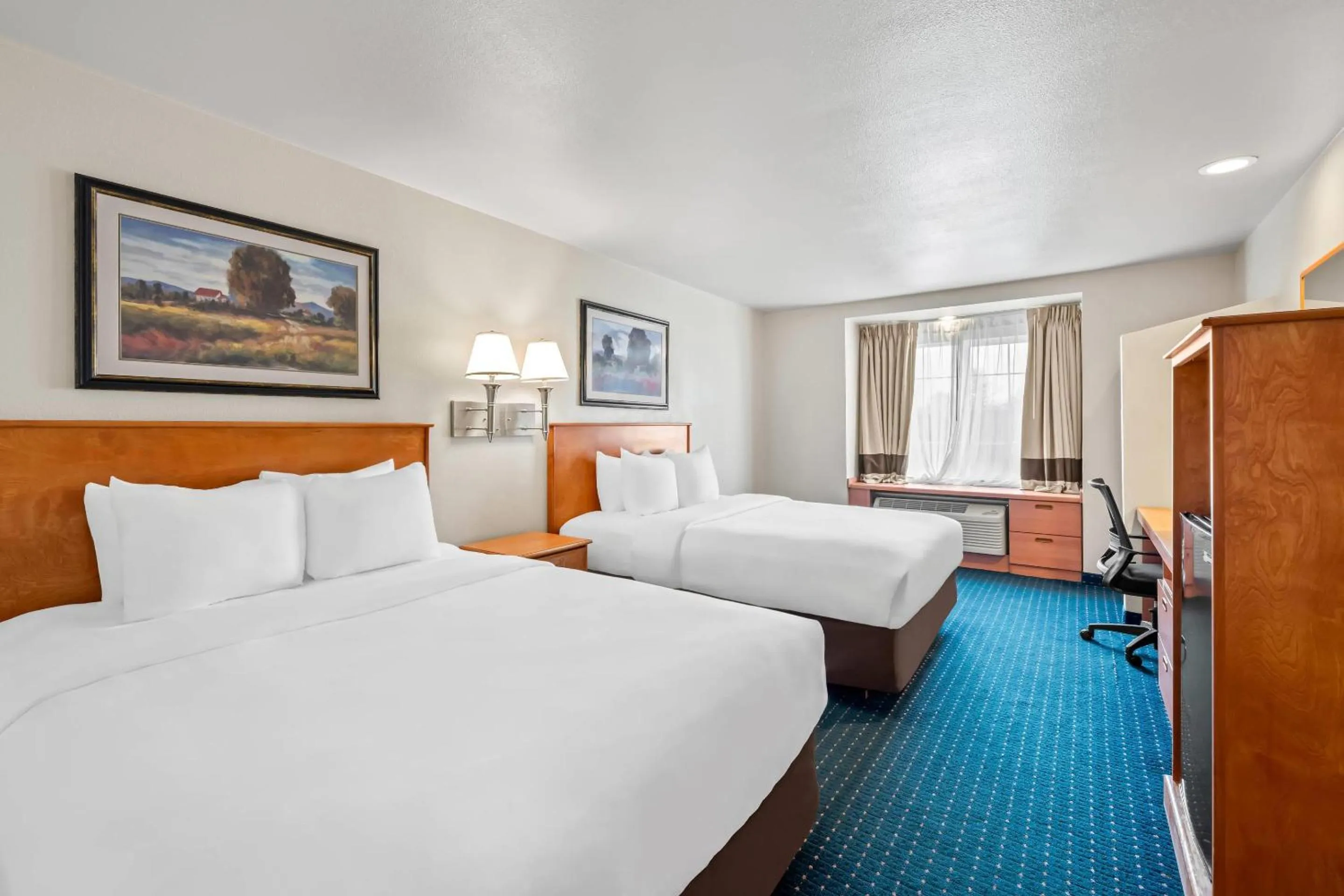 Bedroom, Bed in Comfort Inn & Suites Salinas City Center Area