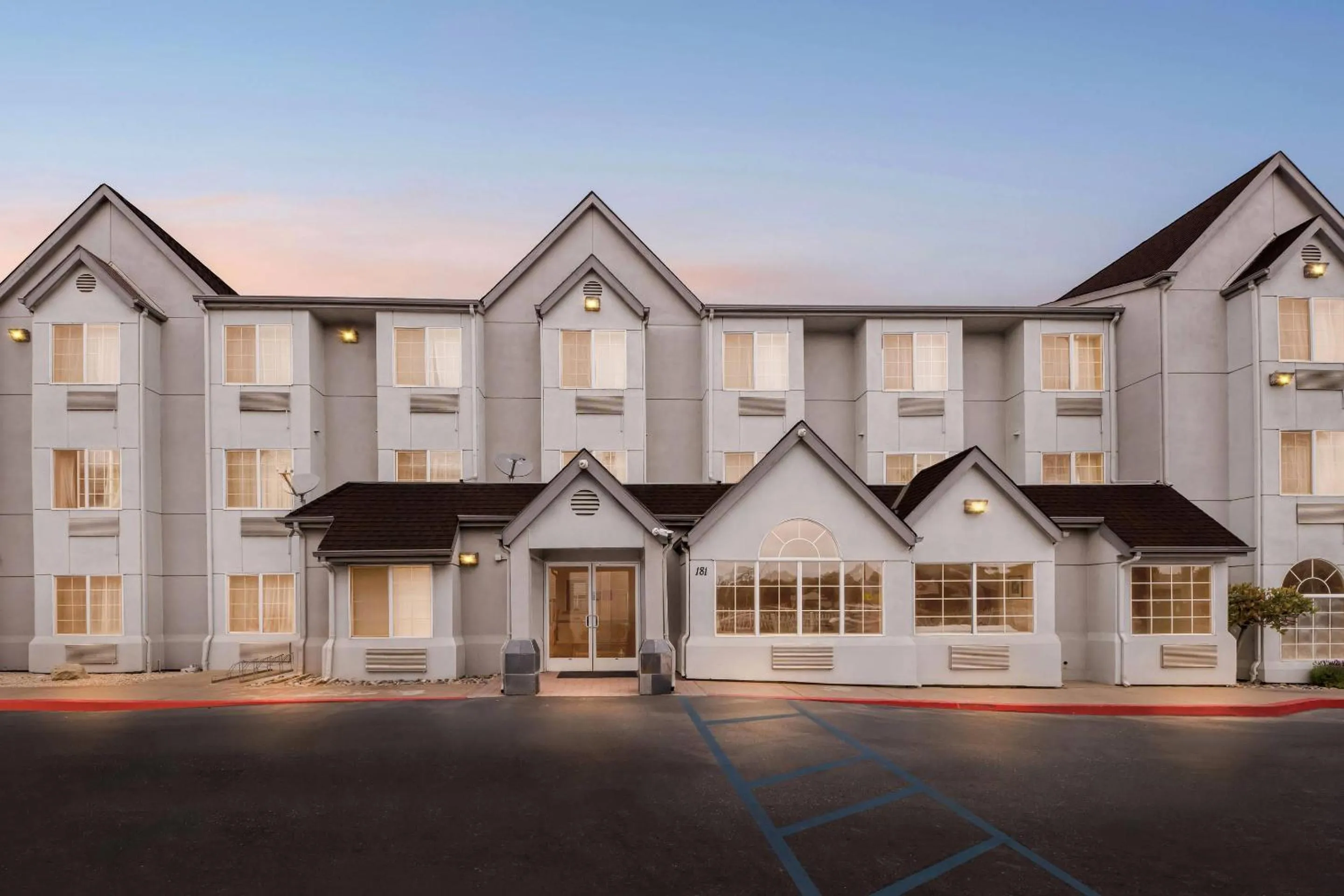Property building in Comfort Inn & Suites Salinas City Center Area