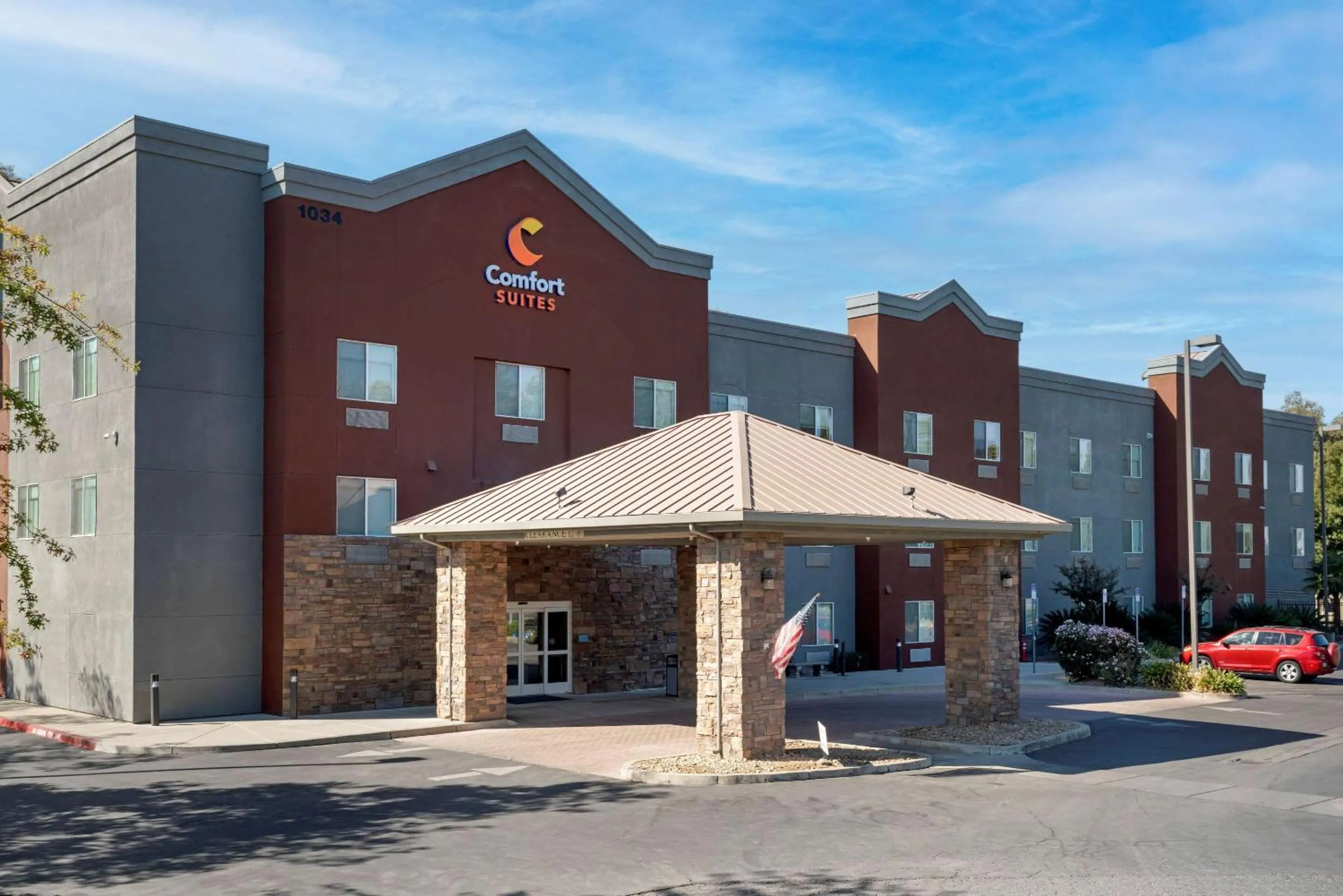 Property building in Comfort Suites Marysville-Yuba City