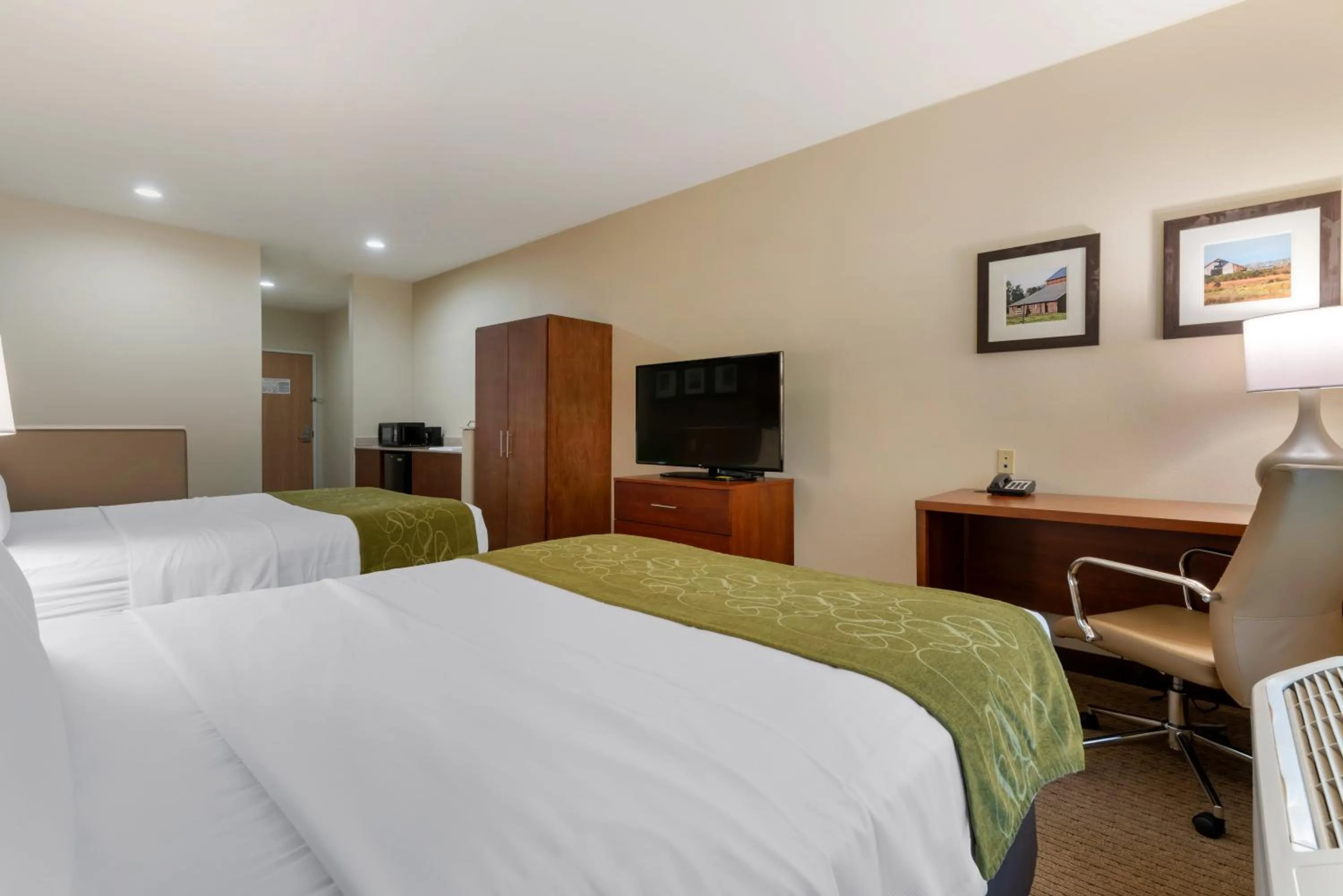 Bed in Comfort Suites Marysville-Yuba City
