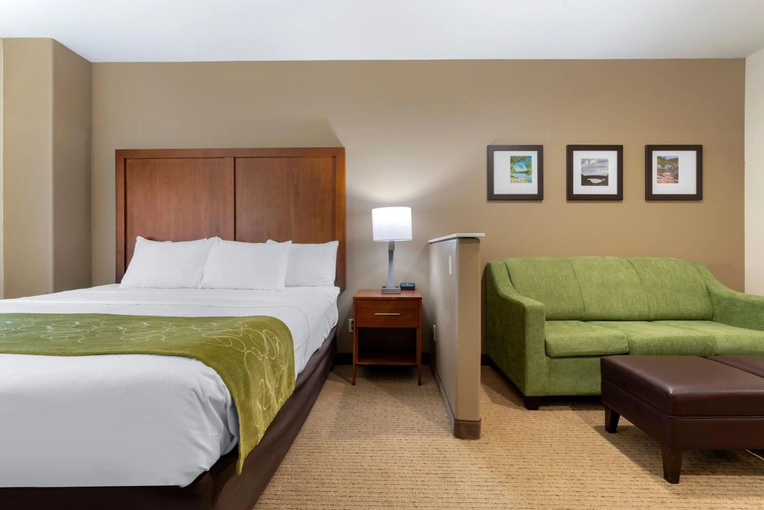 Bed in Comfort Suites Marysville-Yuba City