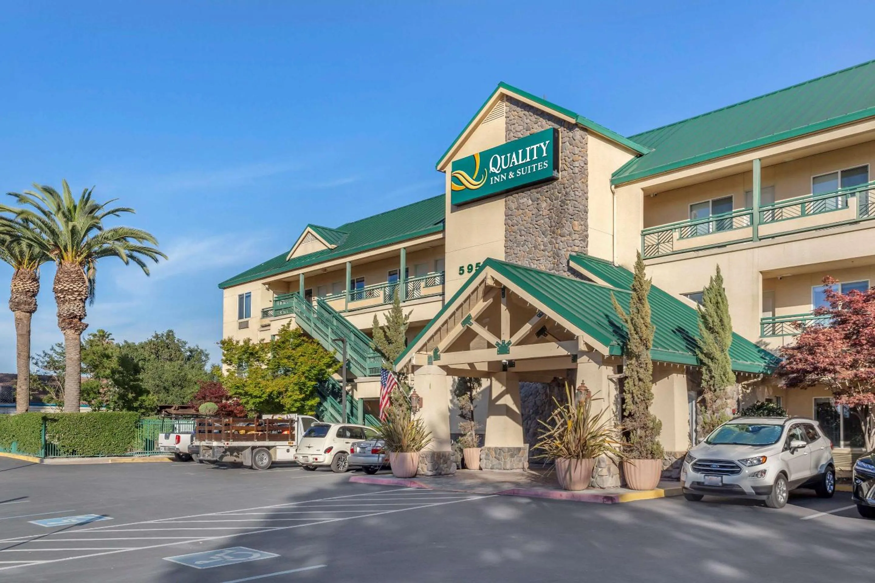 Property building in Quality Inn & Suites Livermore Wine Country