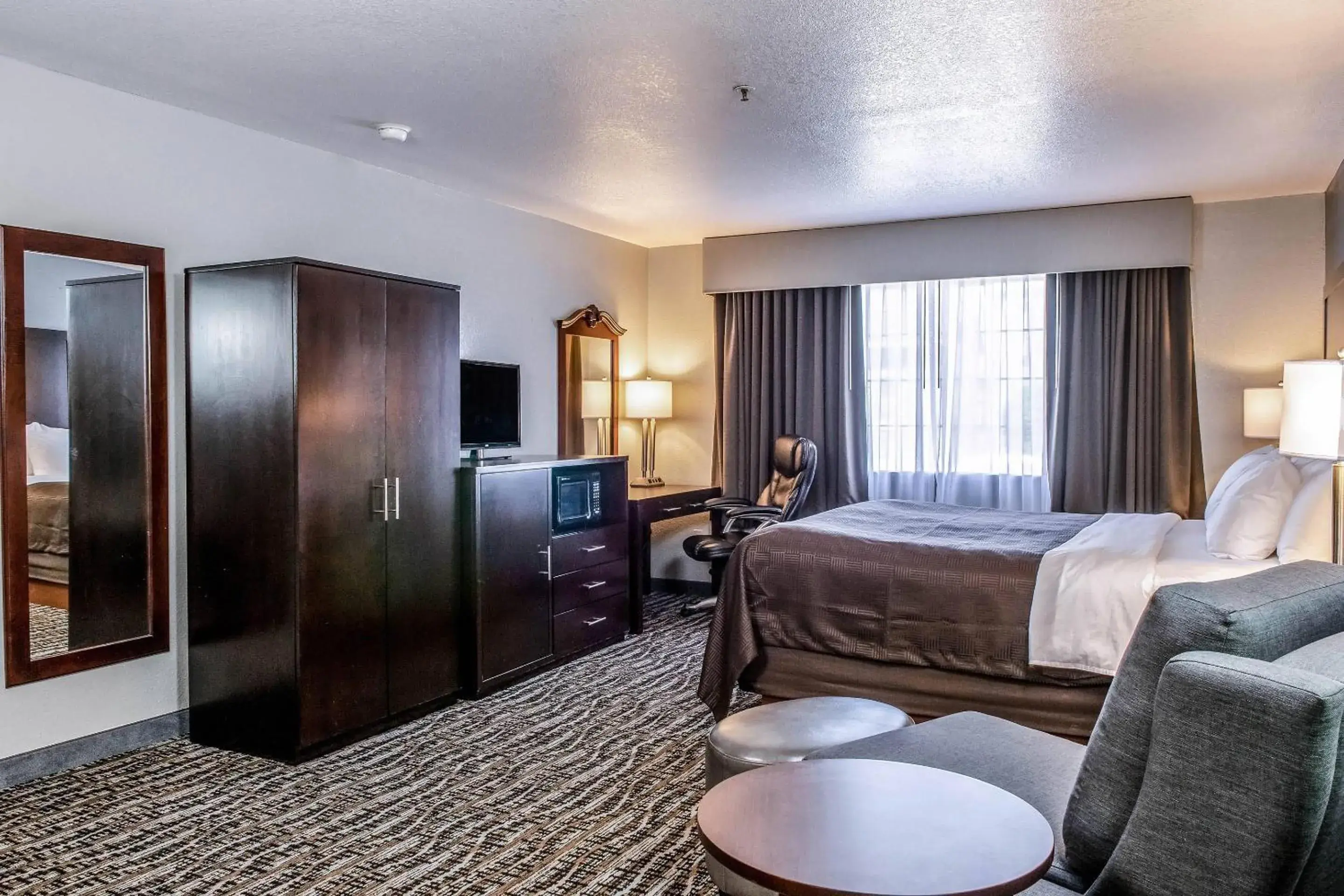 King Suite - Non-Smoking in Clarion Hotel By Humboldt Bay King Suite - Non-Smoking in Clarion Hotel By Humboldt Bay