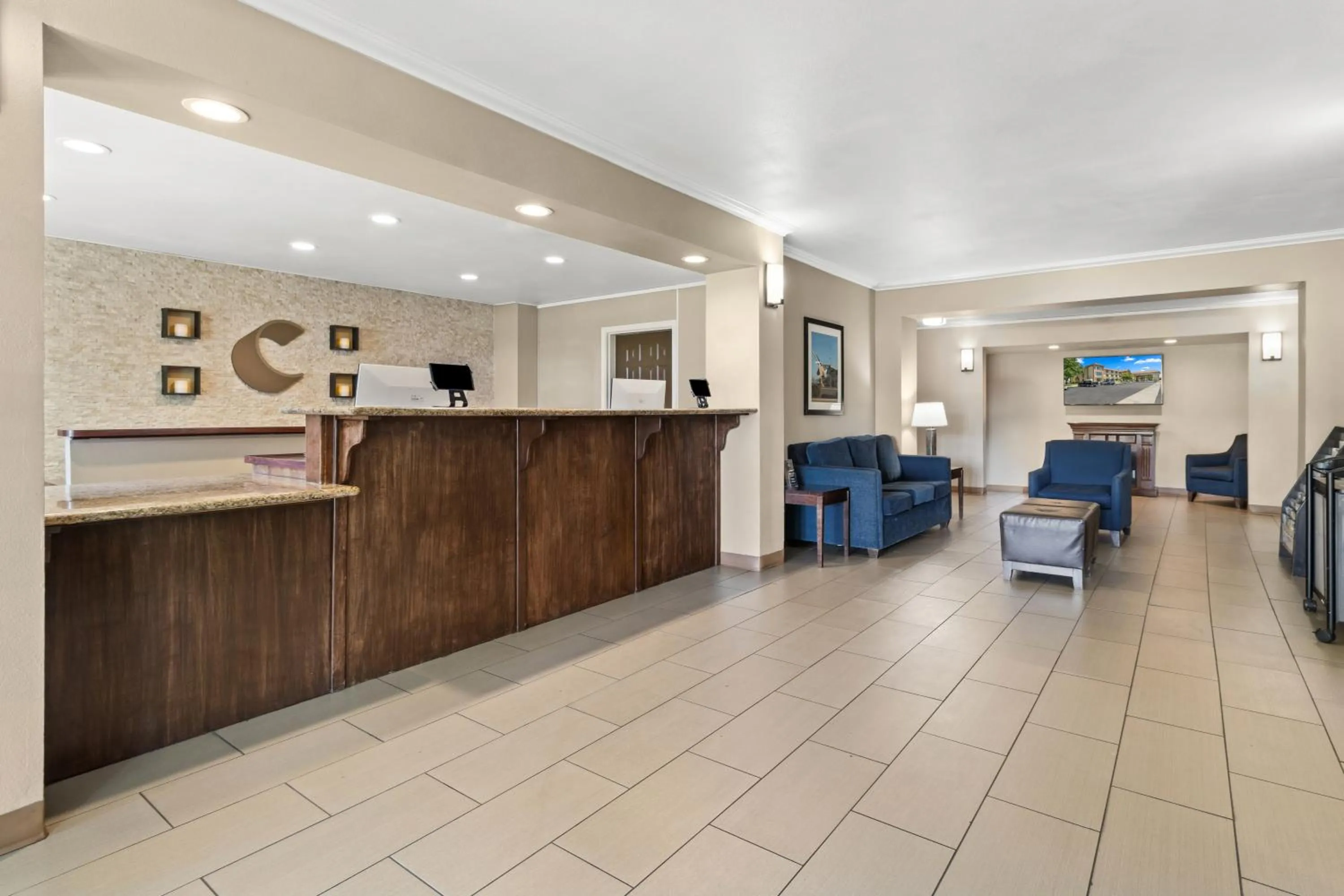 Comfort Inn & Suites Lancaster Antelope Valley