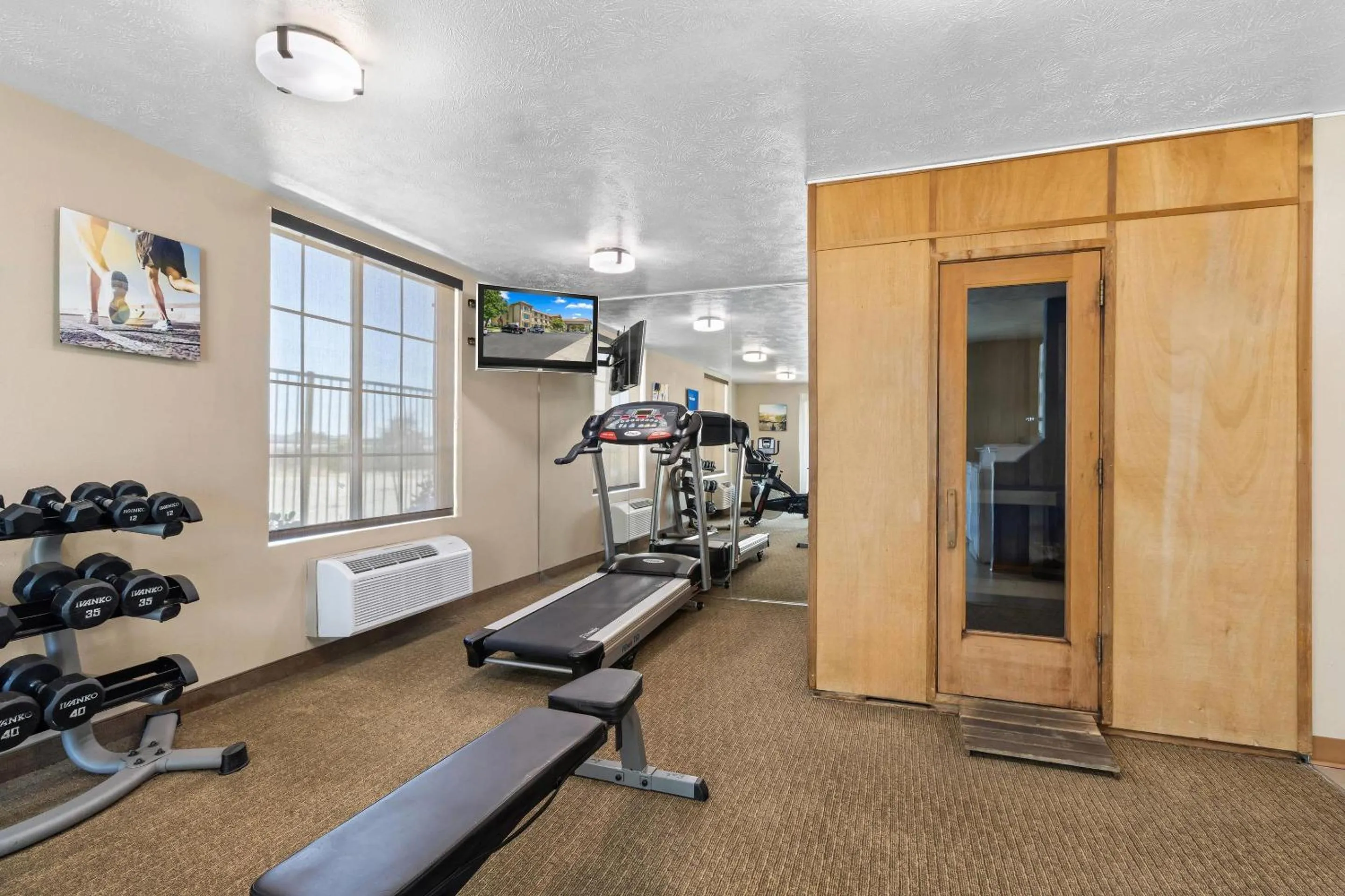 Fitness centre/facilities in Comfort Inn & Suites Lancaster Antelope Valley