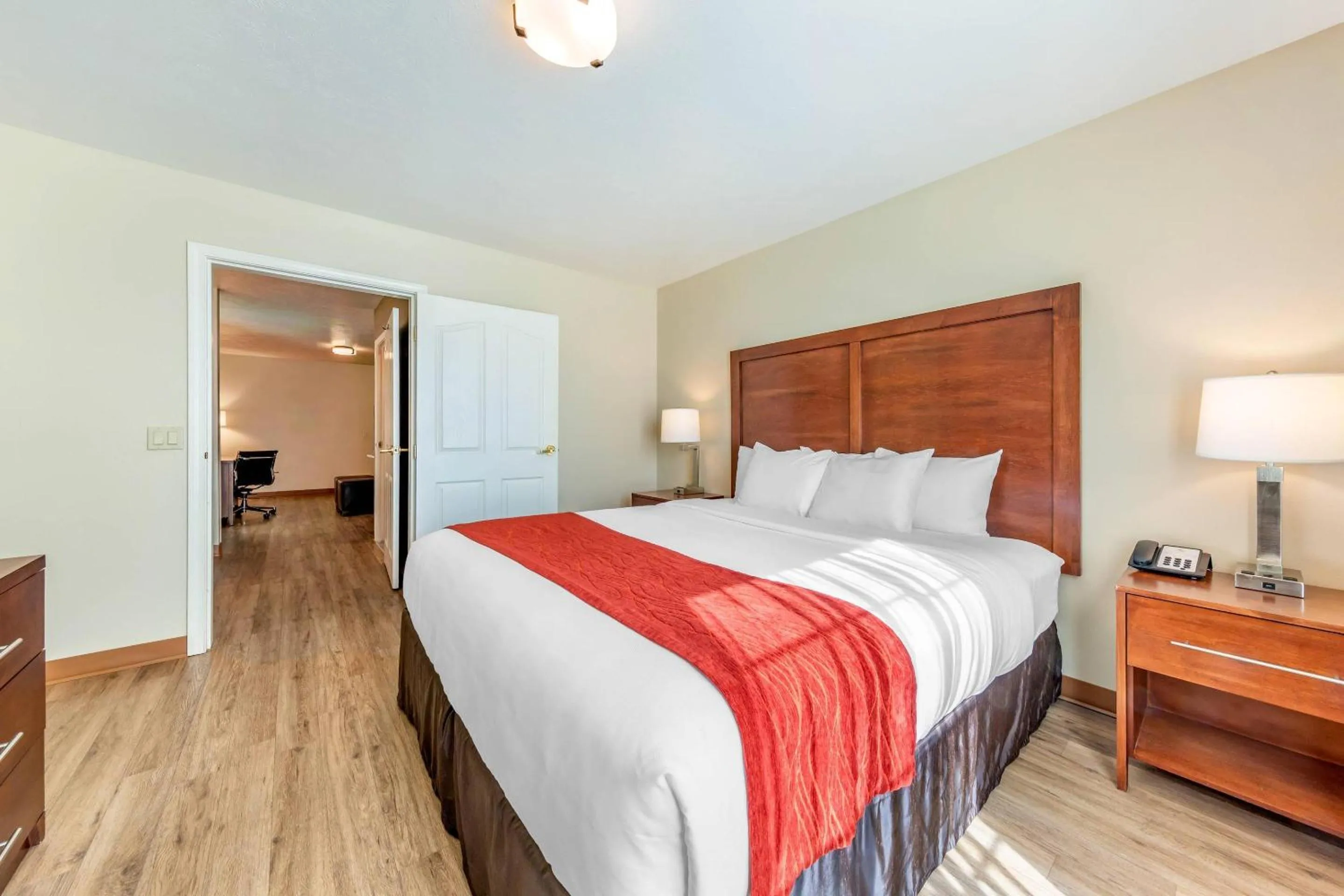 Bedroom, Bed in Comfort Inn & Suites Lancaster Antelope Valley