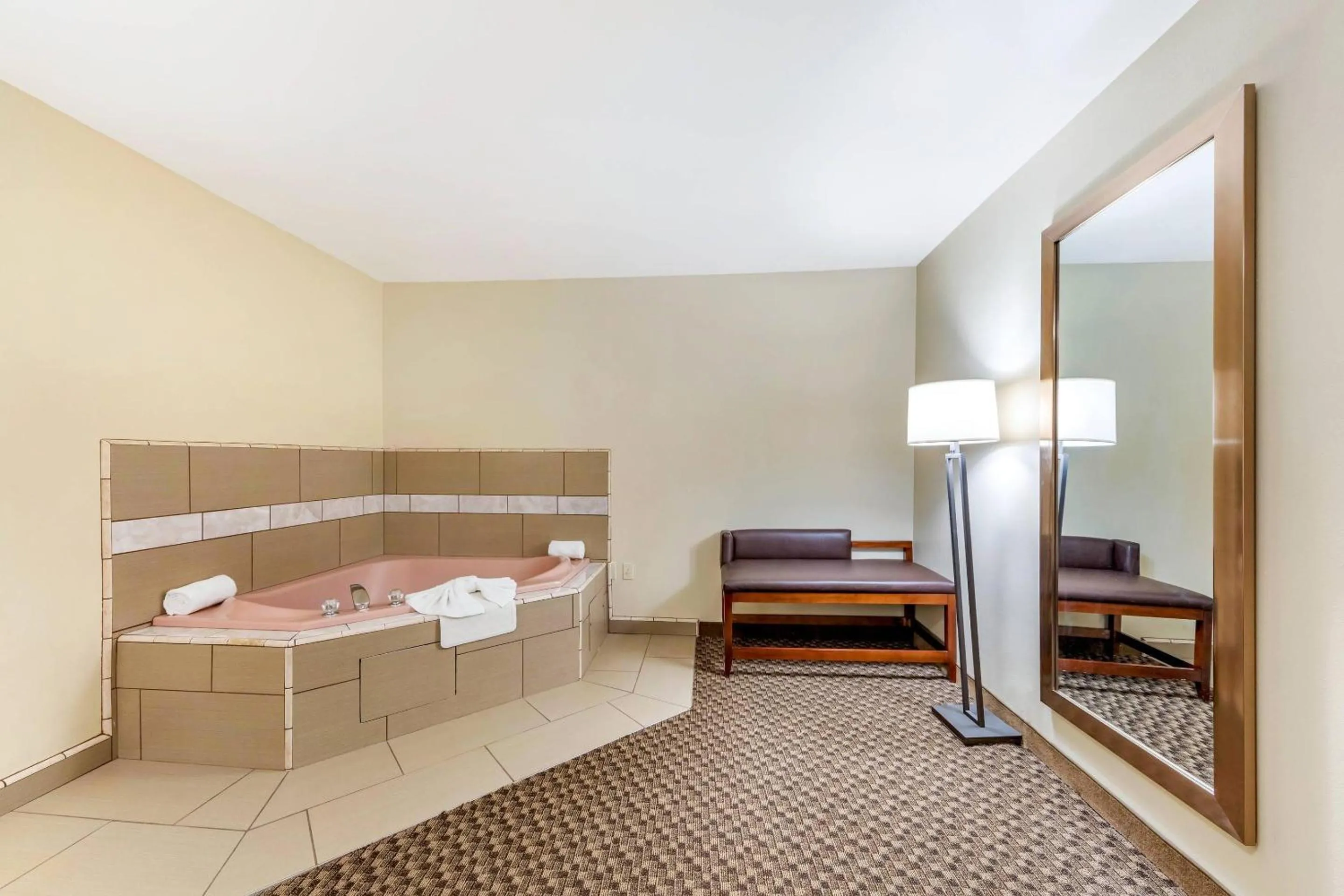 Bedroom, Bed in Comfort Inn & Suites Lancaster Antelope Valley