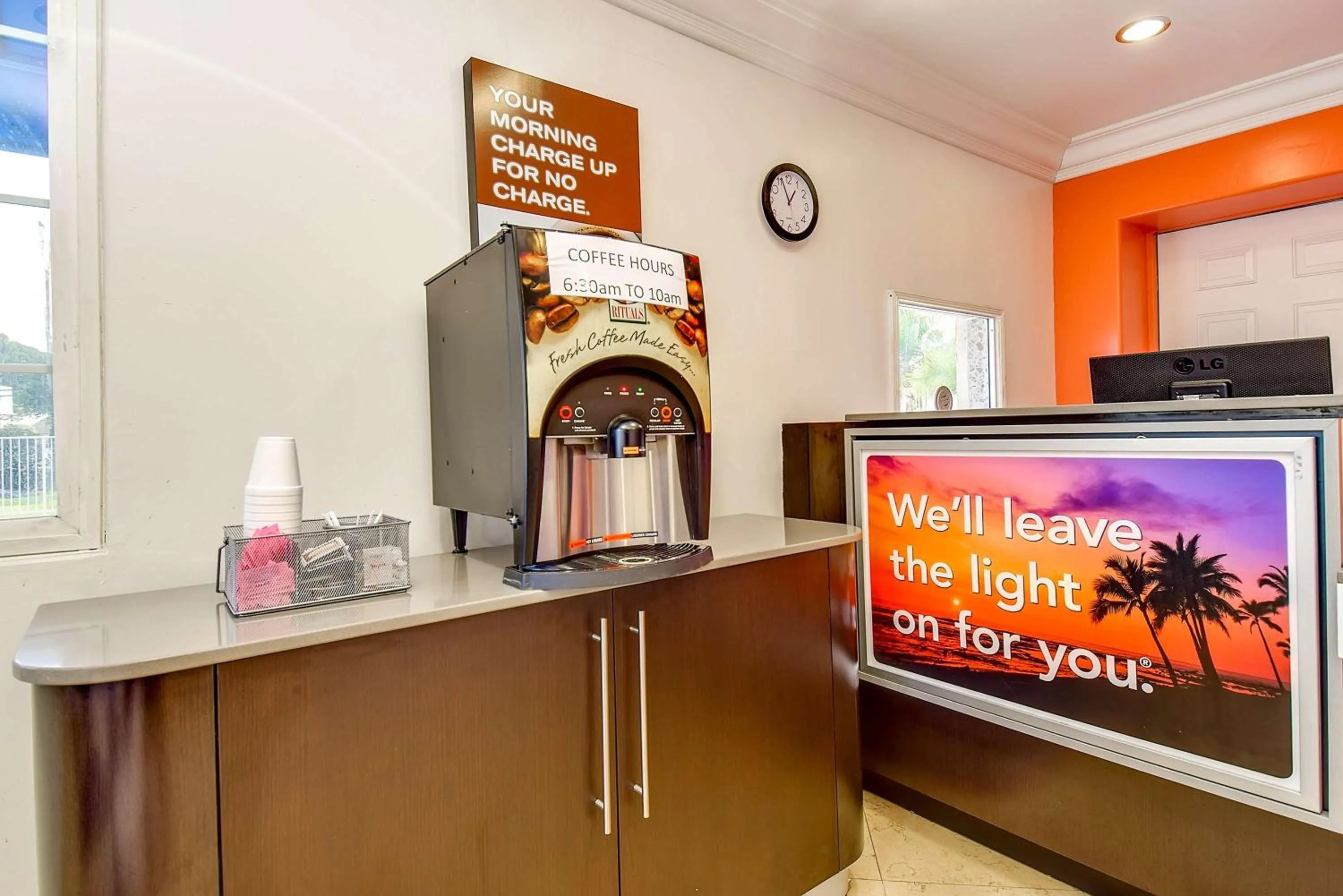 Lobby or reception in Motel 6 Garden Grove