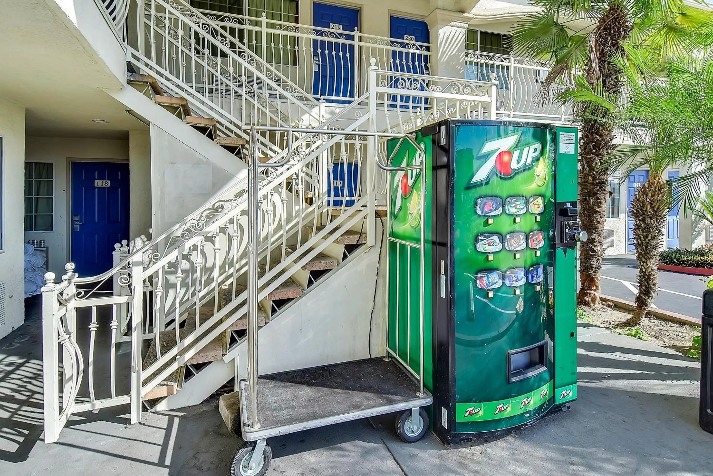 Facade/entrance in Motel 6 Garden Grove