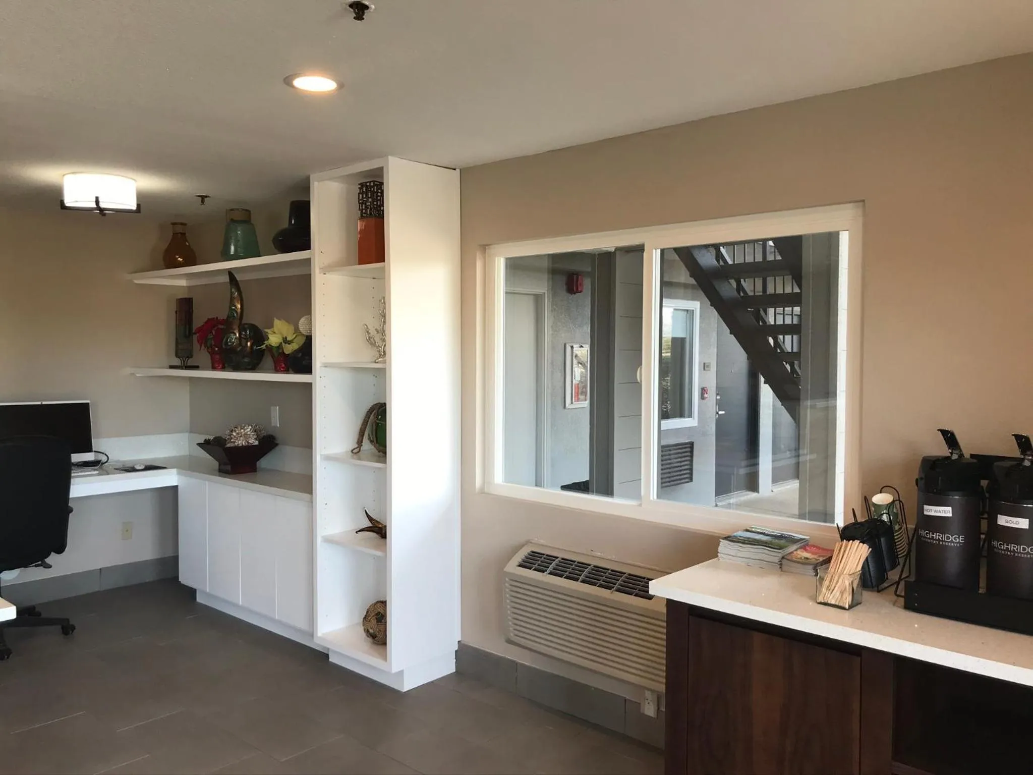 Coffee/tea facilities in Country Inn & Suites by Radisson, Monterey Beachfront-Marina, CA