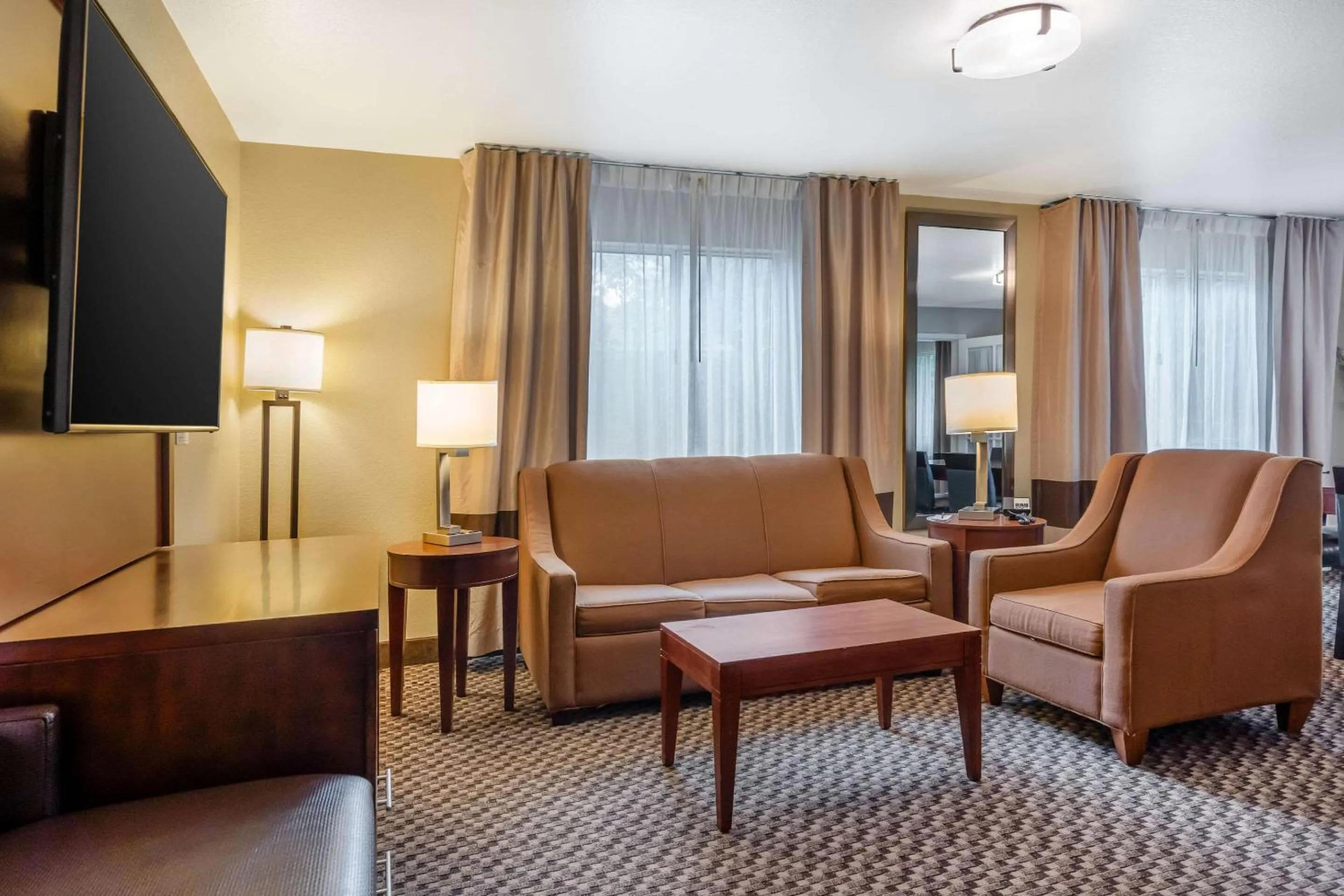 Bedroom in Comfort Inn Fairfield Napa Valley Area