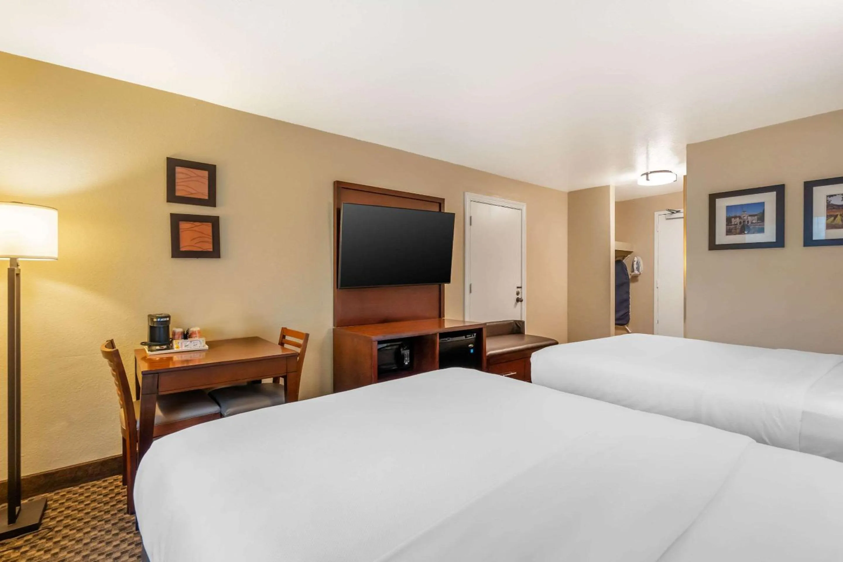 Bedroom, Bed in Comfort Inn Fairfield Napa Valley Area